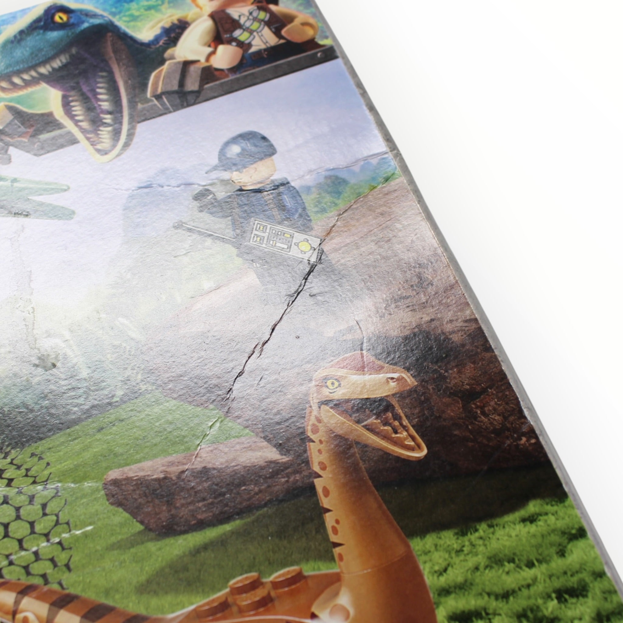 Retired Set 75940 Jurassic World Gallimimus and Pteranodon Breakout (some box damage)
