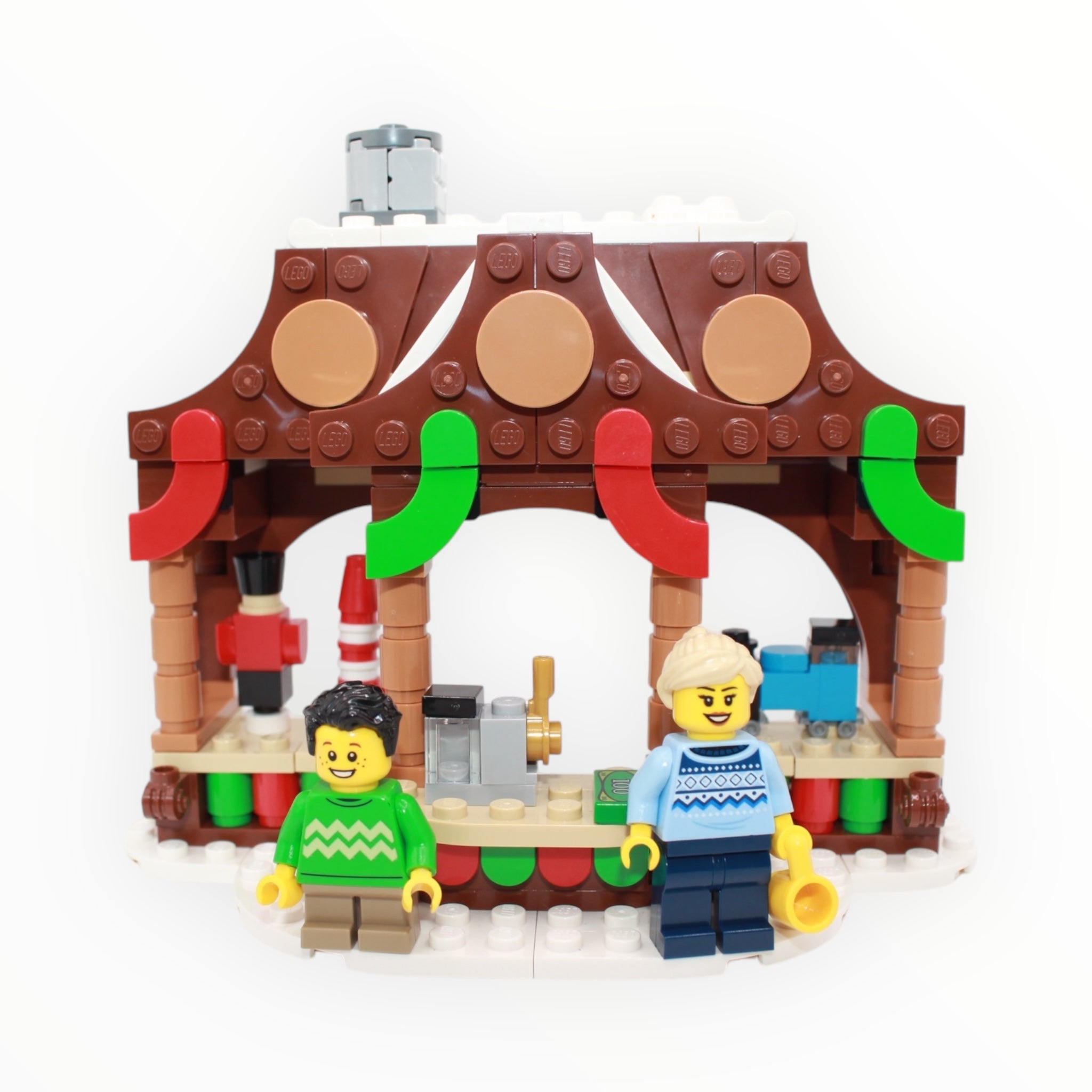 Used Set 40602 Creator Winter Market Stall