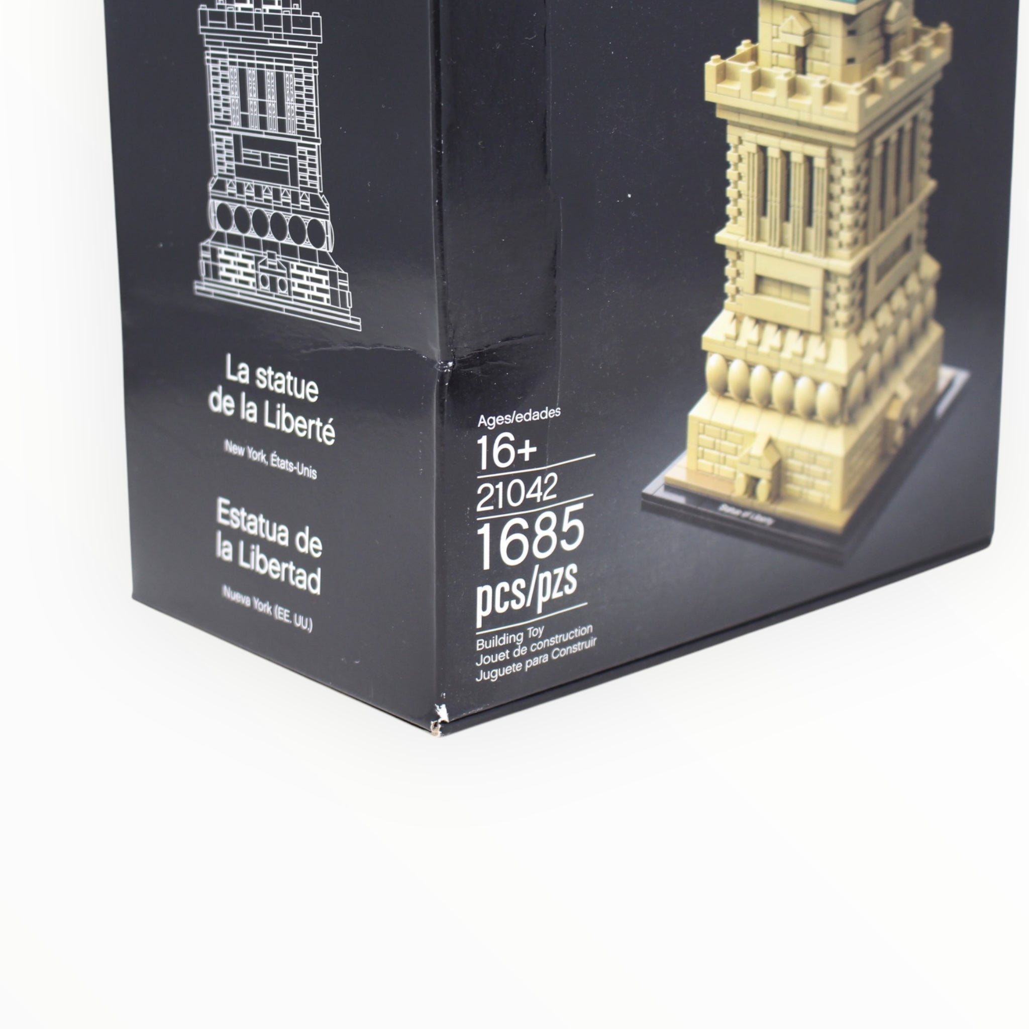 21042 Architecture Statue of Liberty (slight box damage)