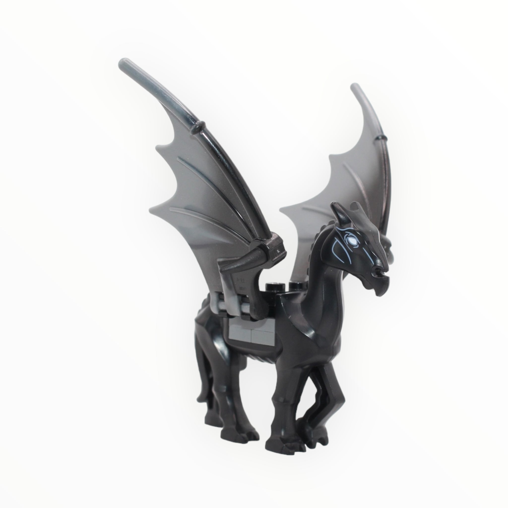 Thestral (solid dark gray wing trailing, 2022)