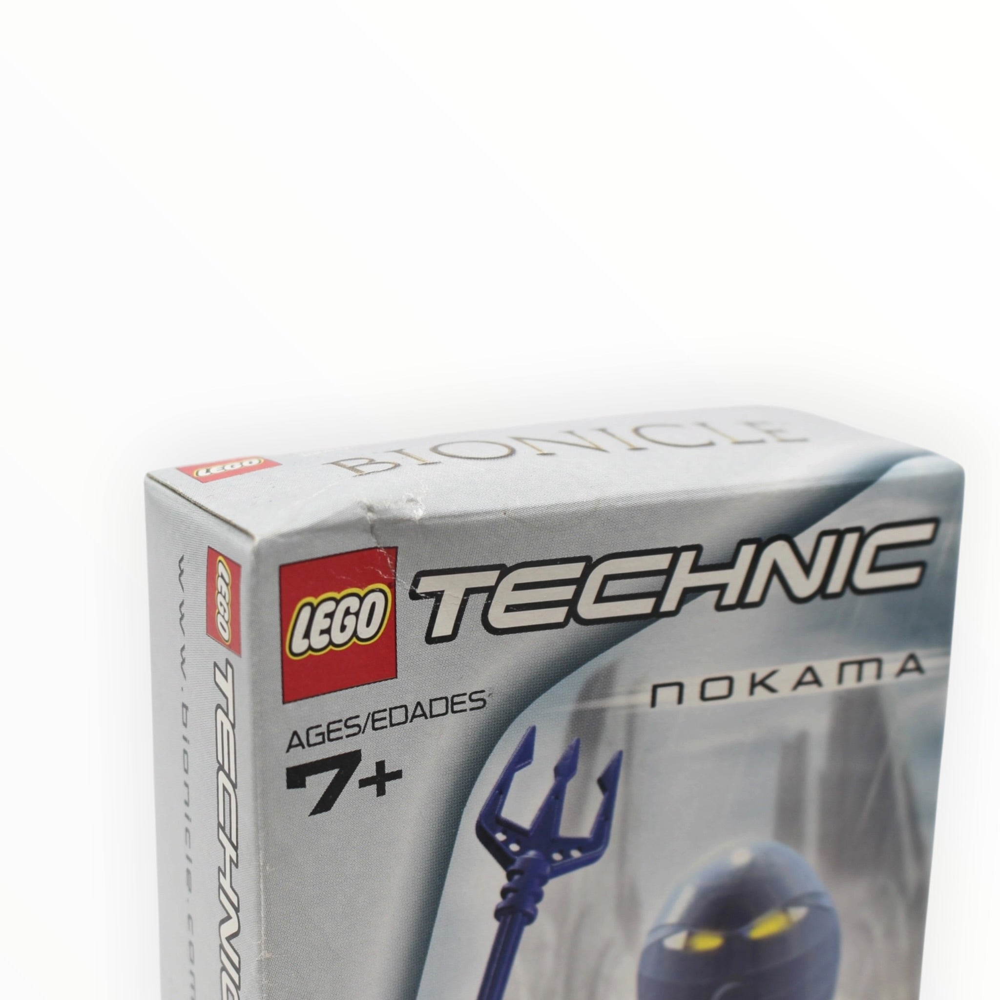 Retired Set 8543 Bionicle Turaga Nokama (slight box damage)