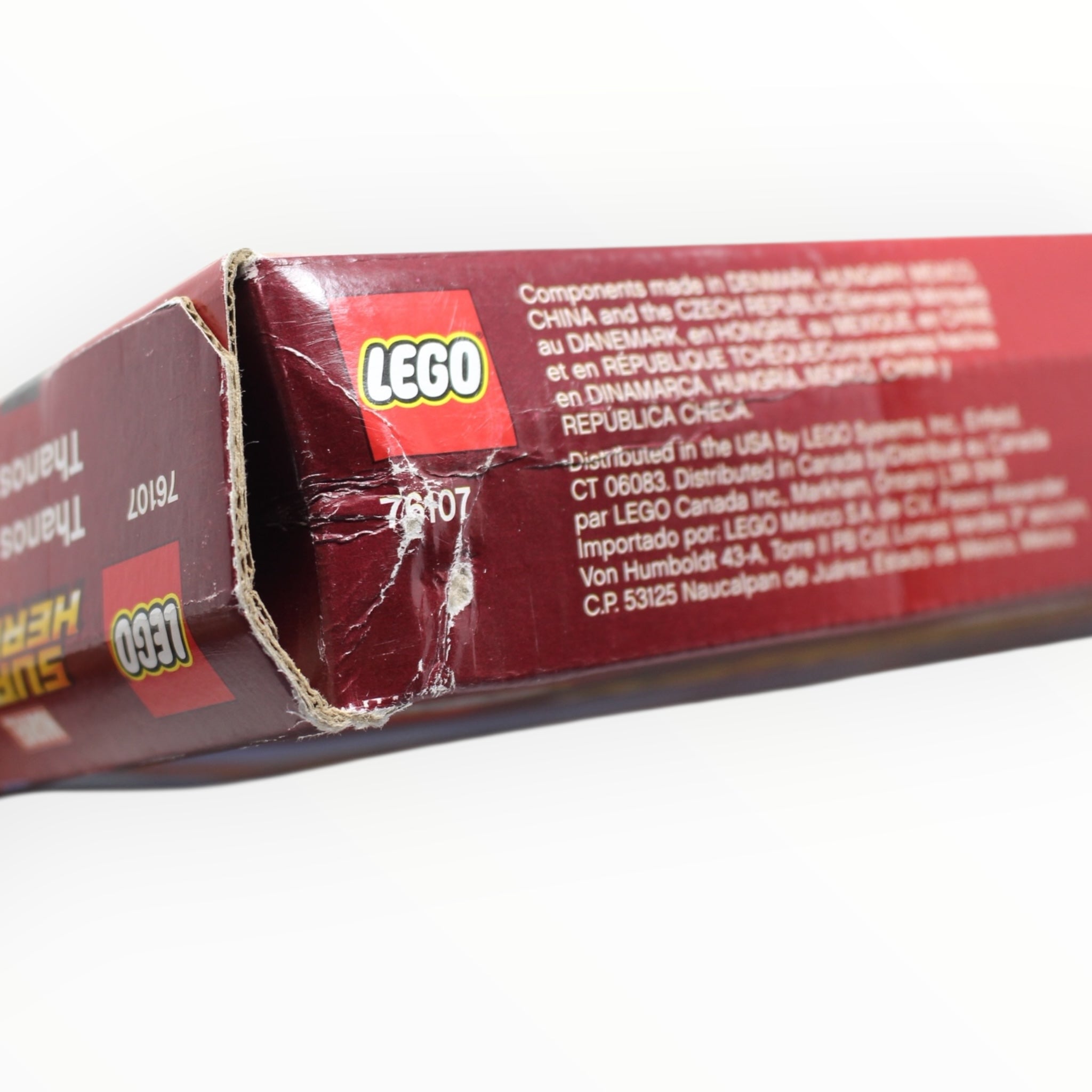 Retired Set 76107 Marvel Super Heroes Thanos: Ultimate Battle (damaged box)