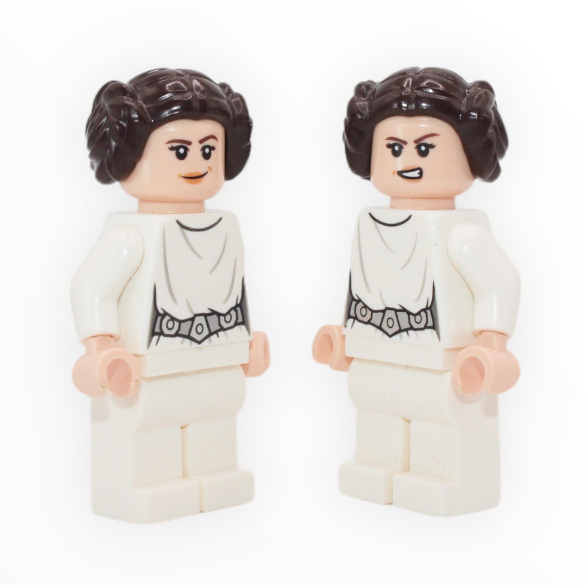 Princess Leia Organa (plain white legs, detailed belt, crooked smile, 2016)