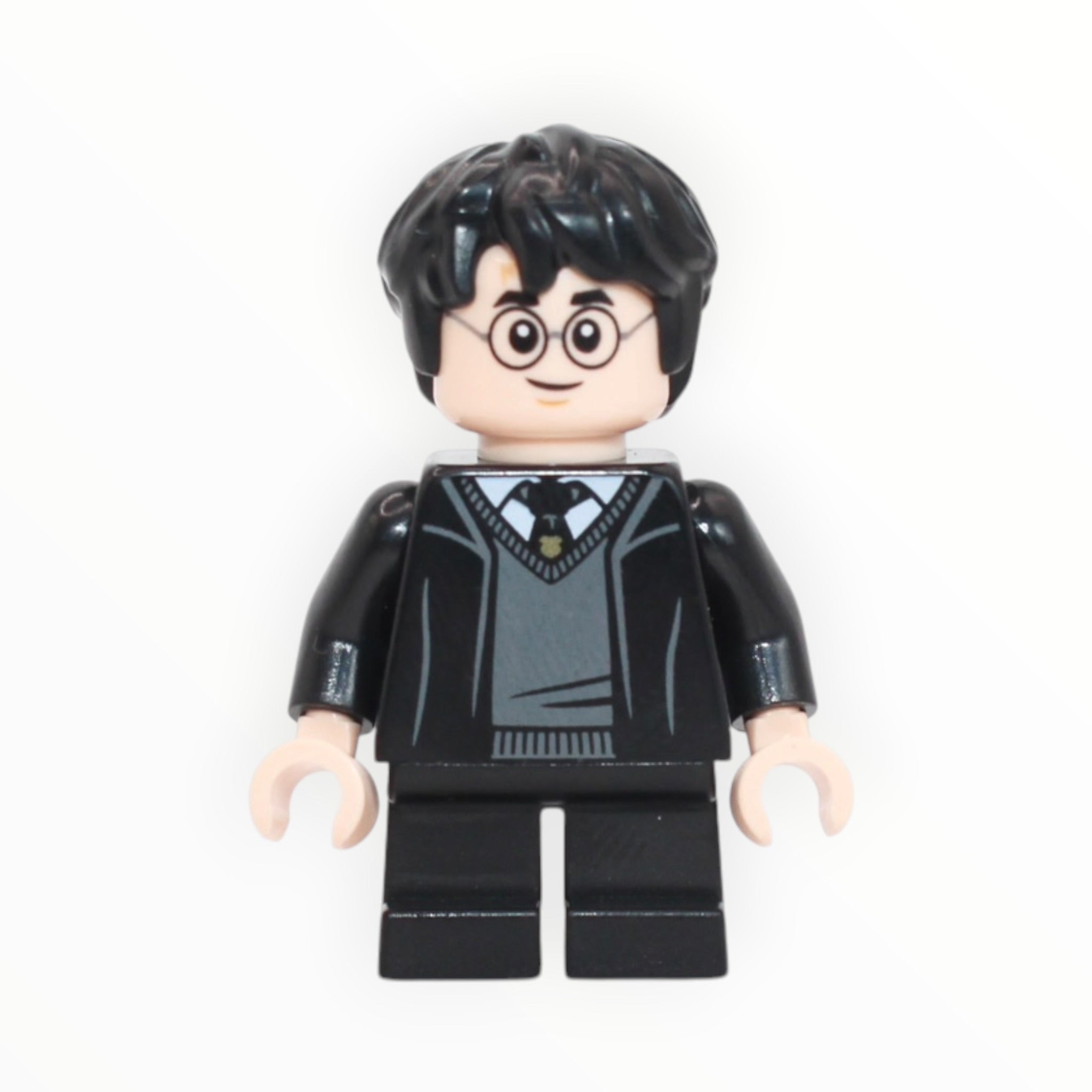 Harry Potter (Hogwarts robe, black tie with crest, short legs)