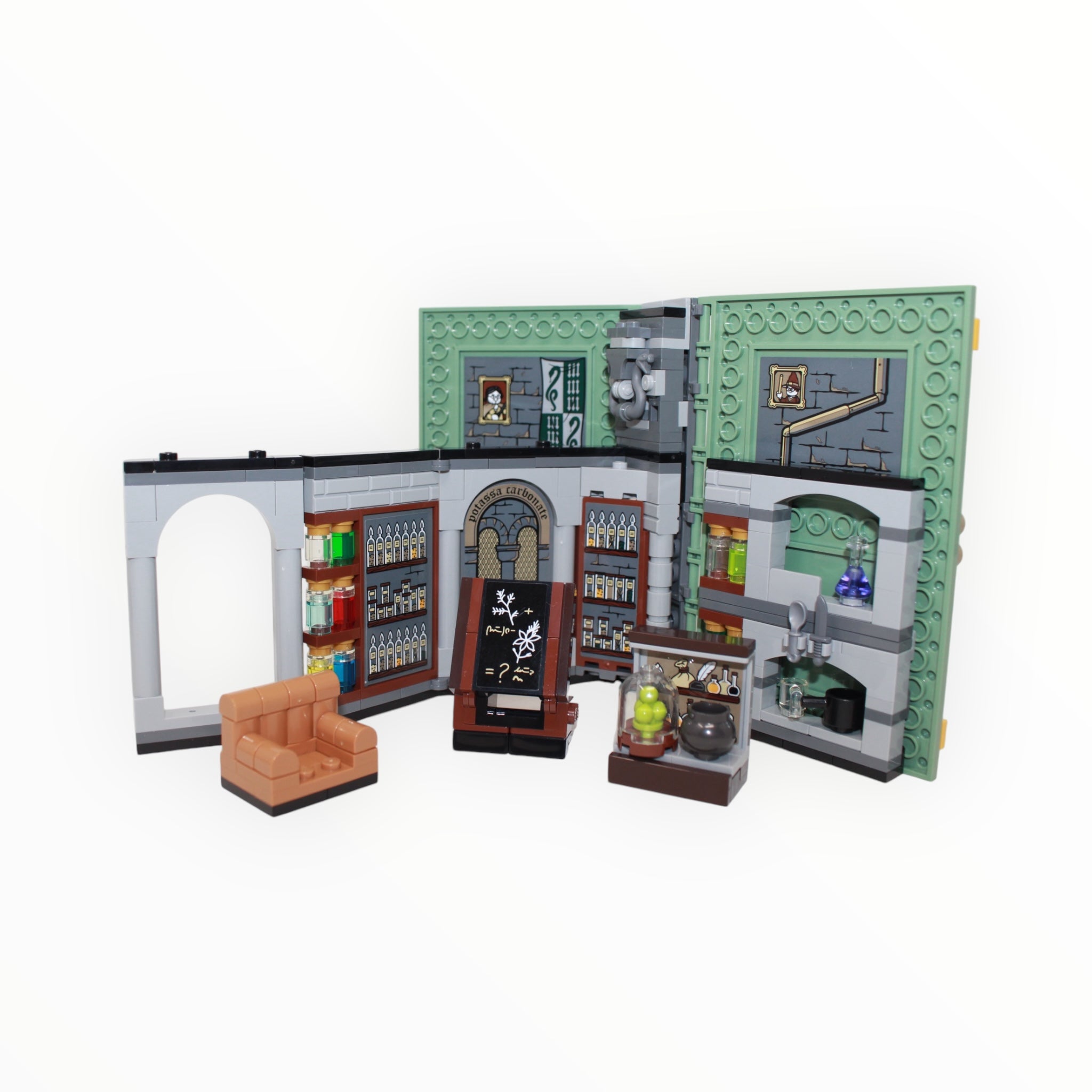 Used Set 76383 Harry Potter Hogwarts Moment: Potions Class