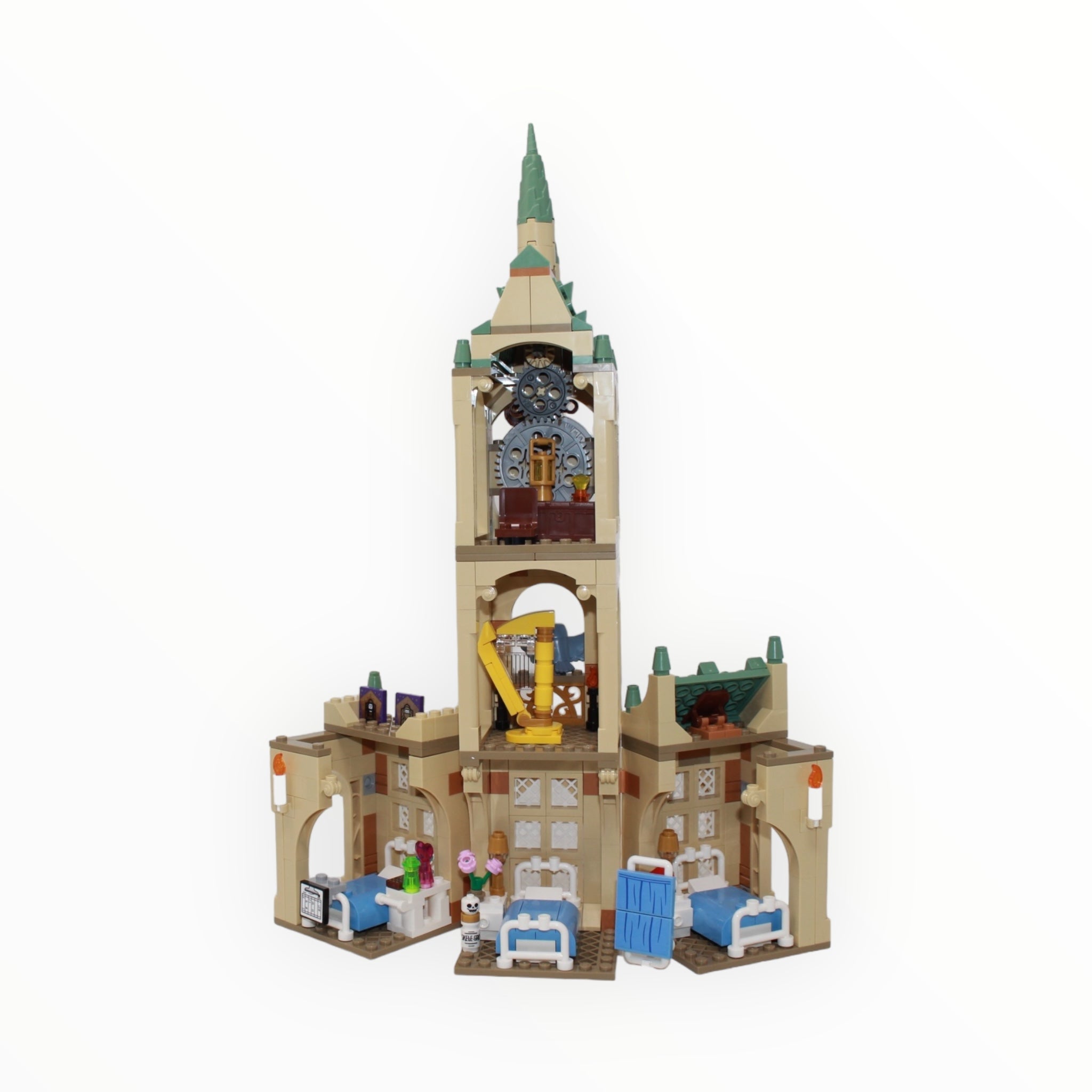 Used Set 76398 Harry Potter Hogwarts Hospital Wing