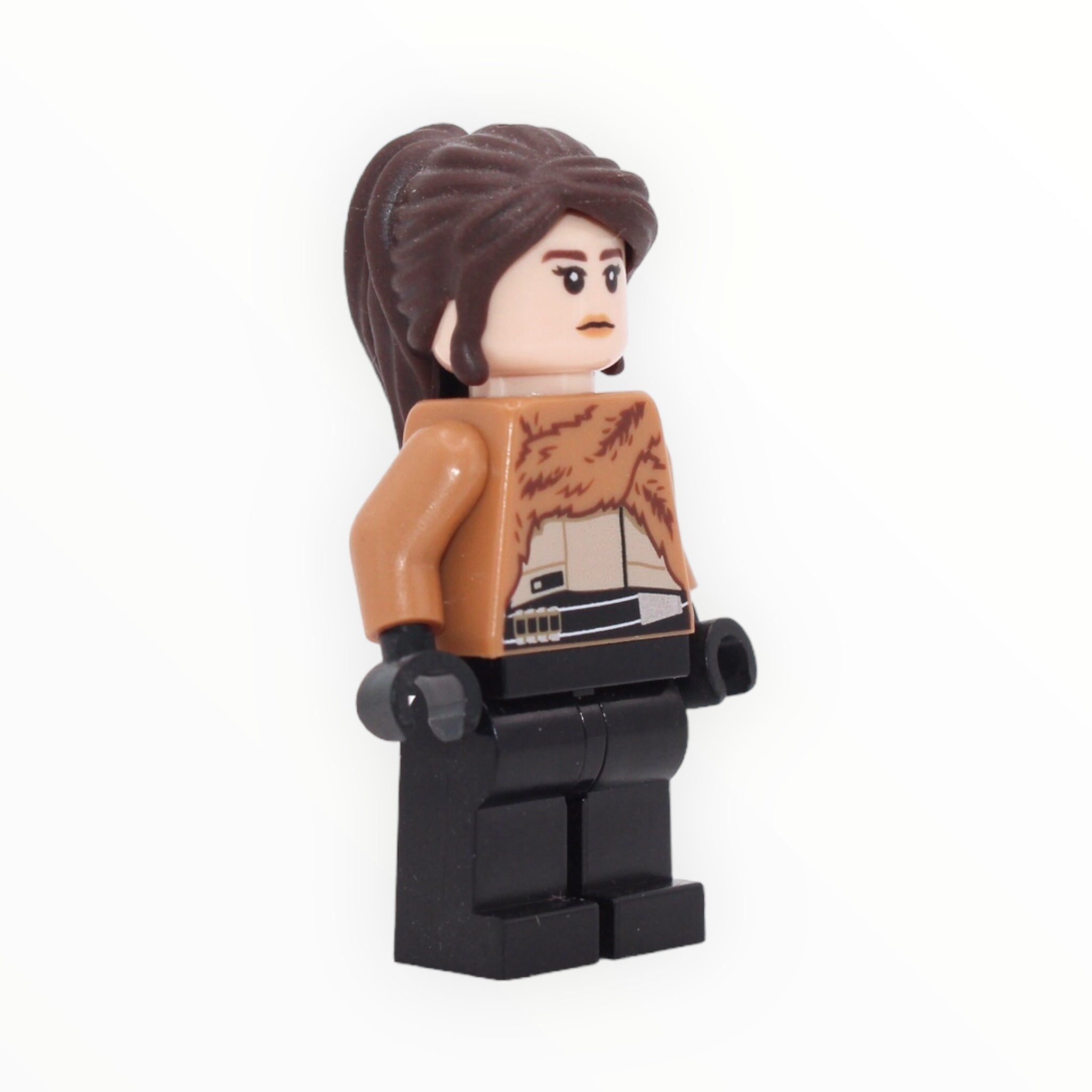 Qi’ra (fur coat)