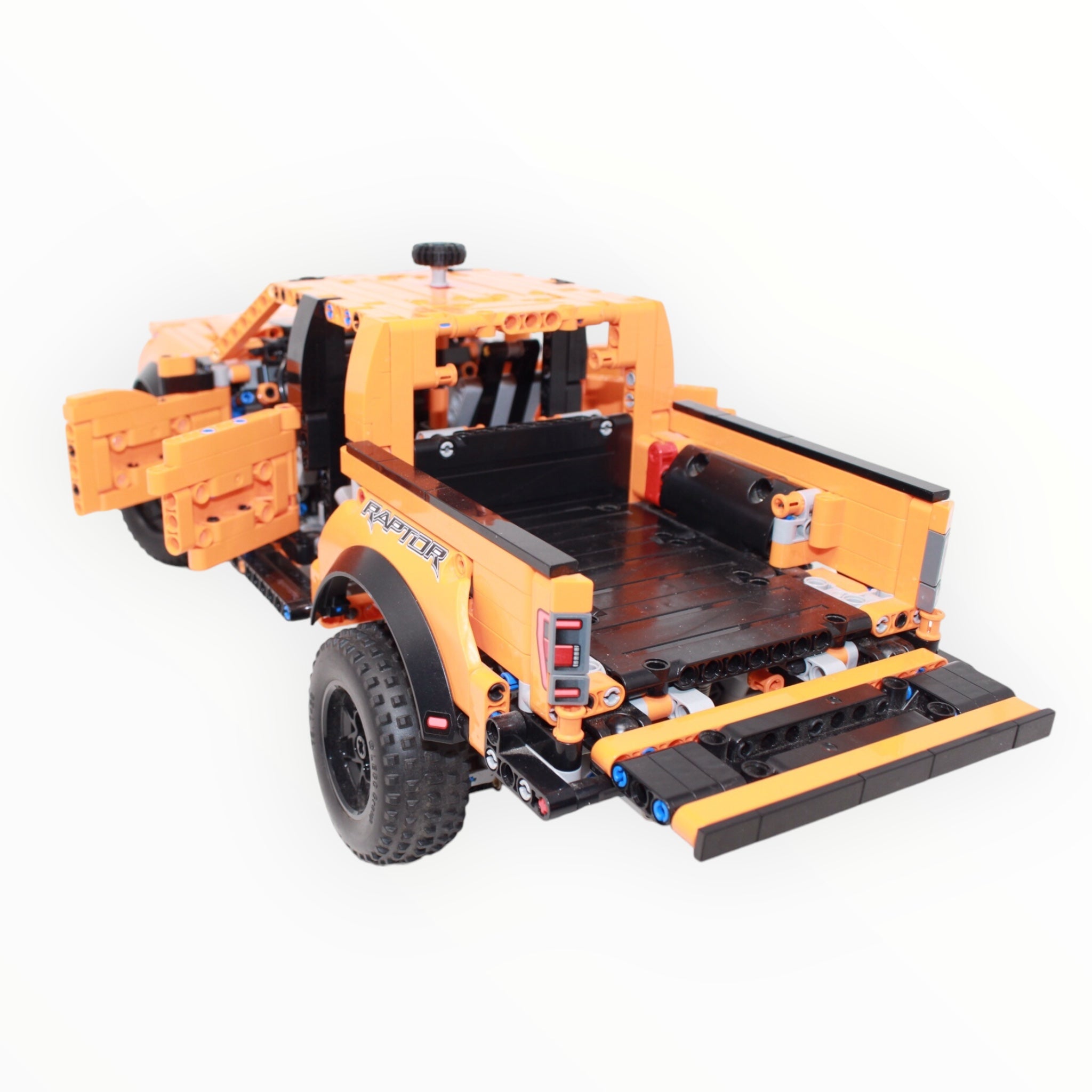 Used Set 42126 Technic Ford F-150 Raptor