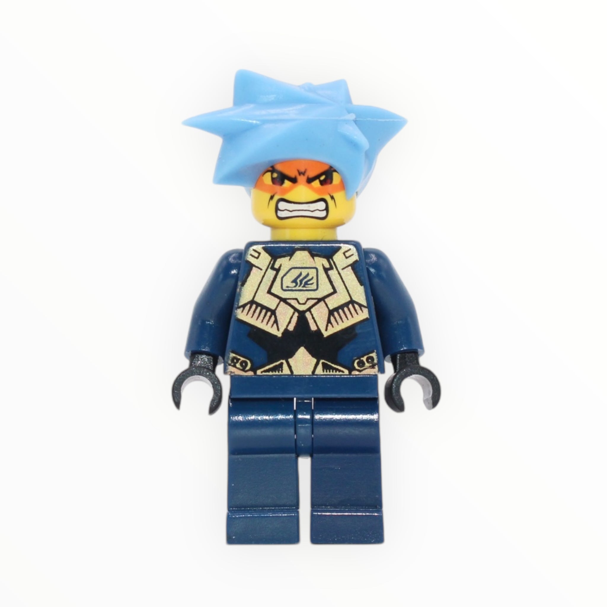 Hikaru (dark blue outfit, gold armor)