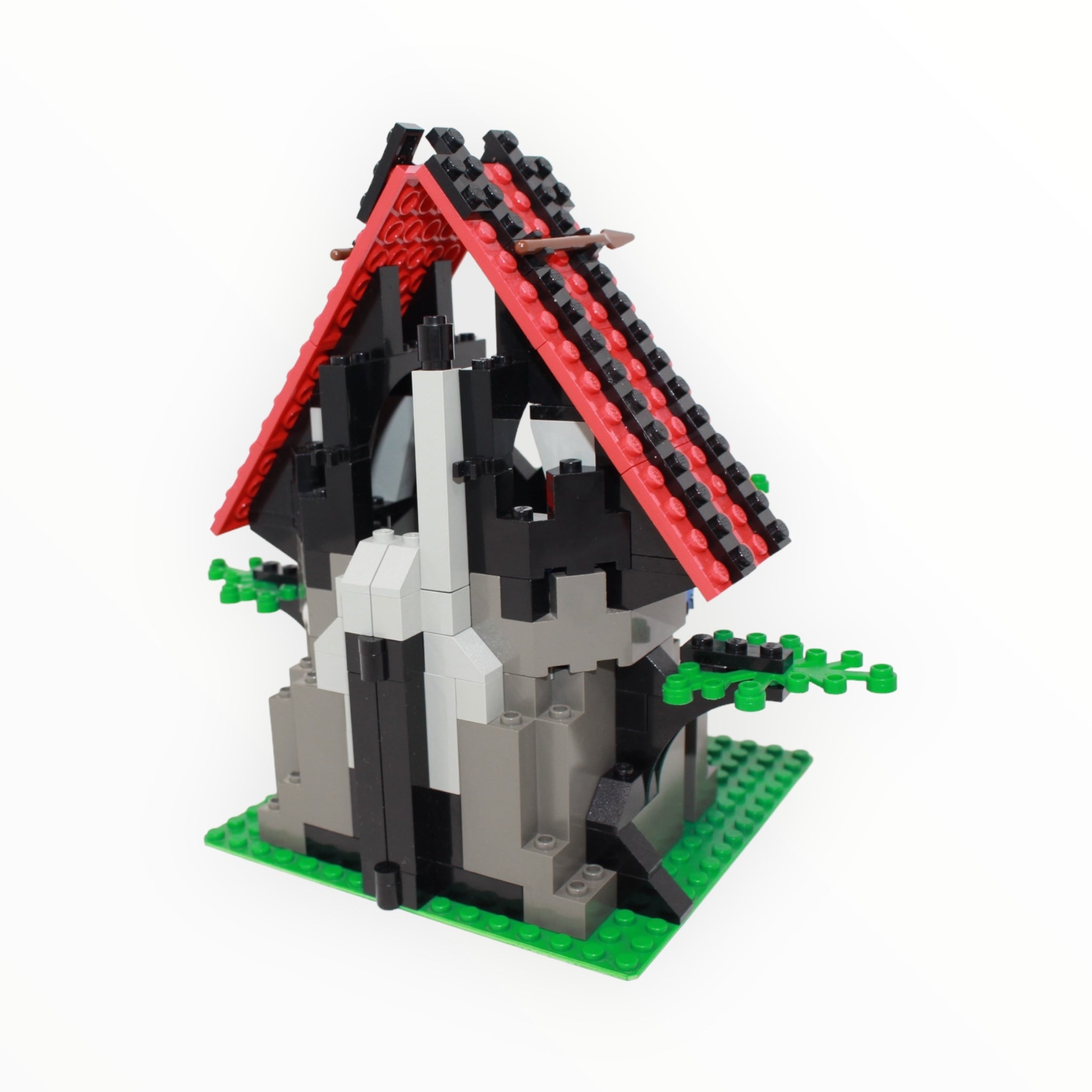 Used Set 6048 Dragon Knights Majisto’s Magical Workshop