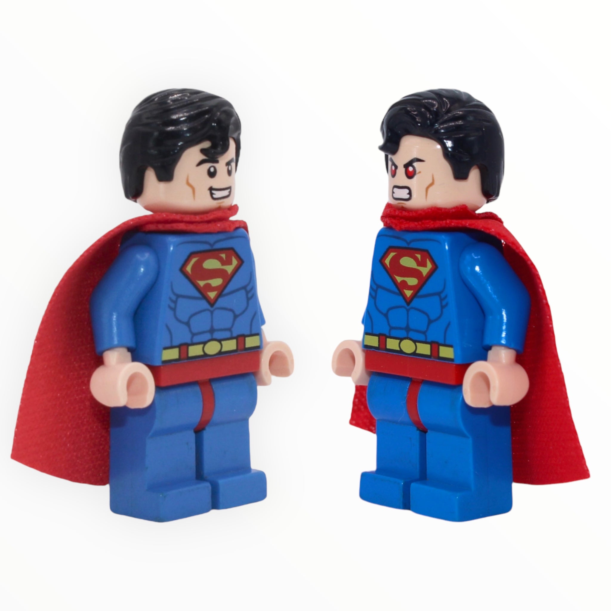 Superman (spongy cape, smile / red eyes)