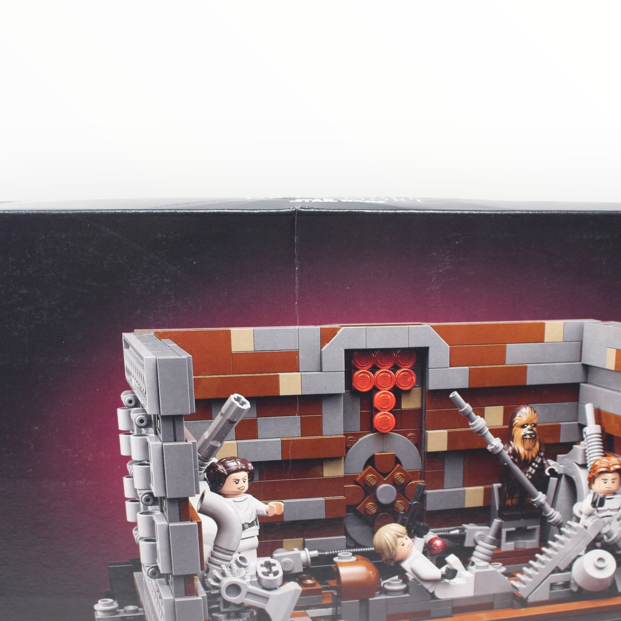 Retired Set 75339 Star Wars Trash Compactor Diorama (damaged box)