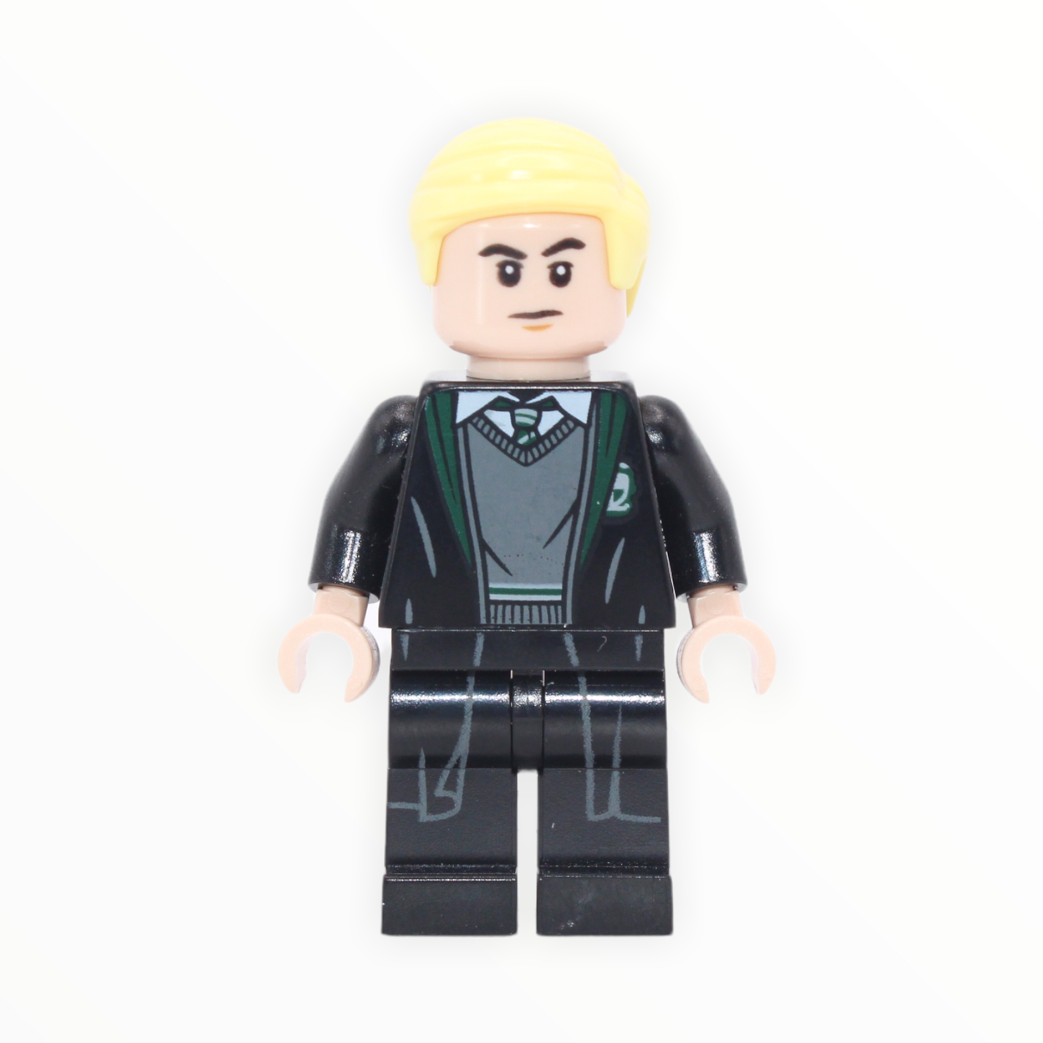 Draco Malfoy (Slytherin sweater, black robe)