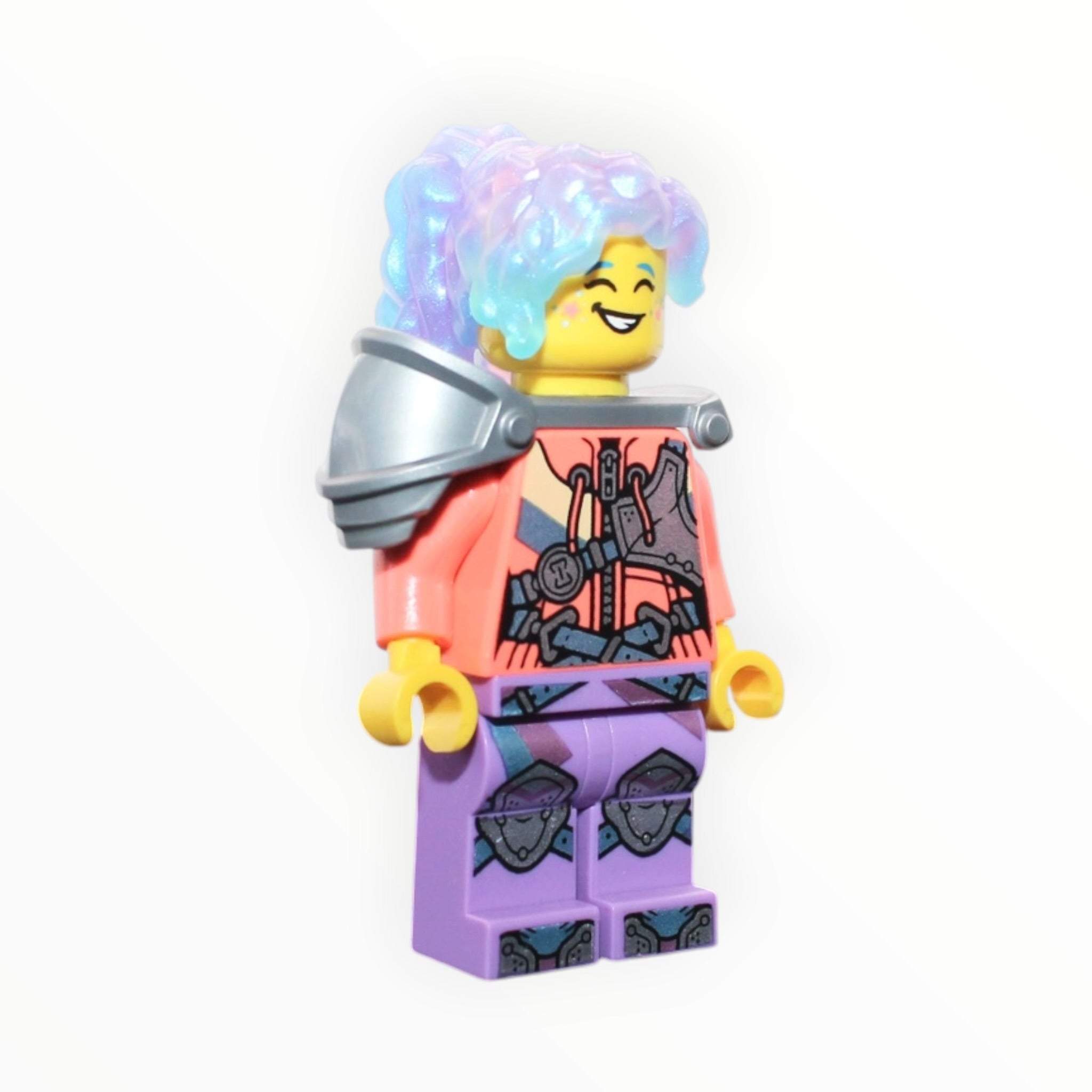 Izzie (DREAMZzz, shoulder armor, coral jacket, 2025)