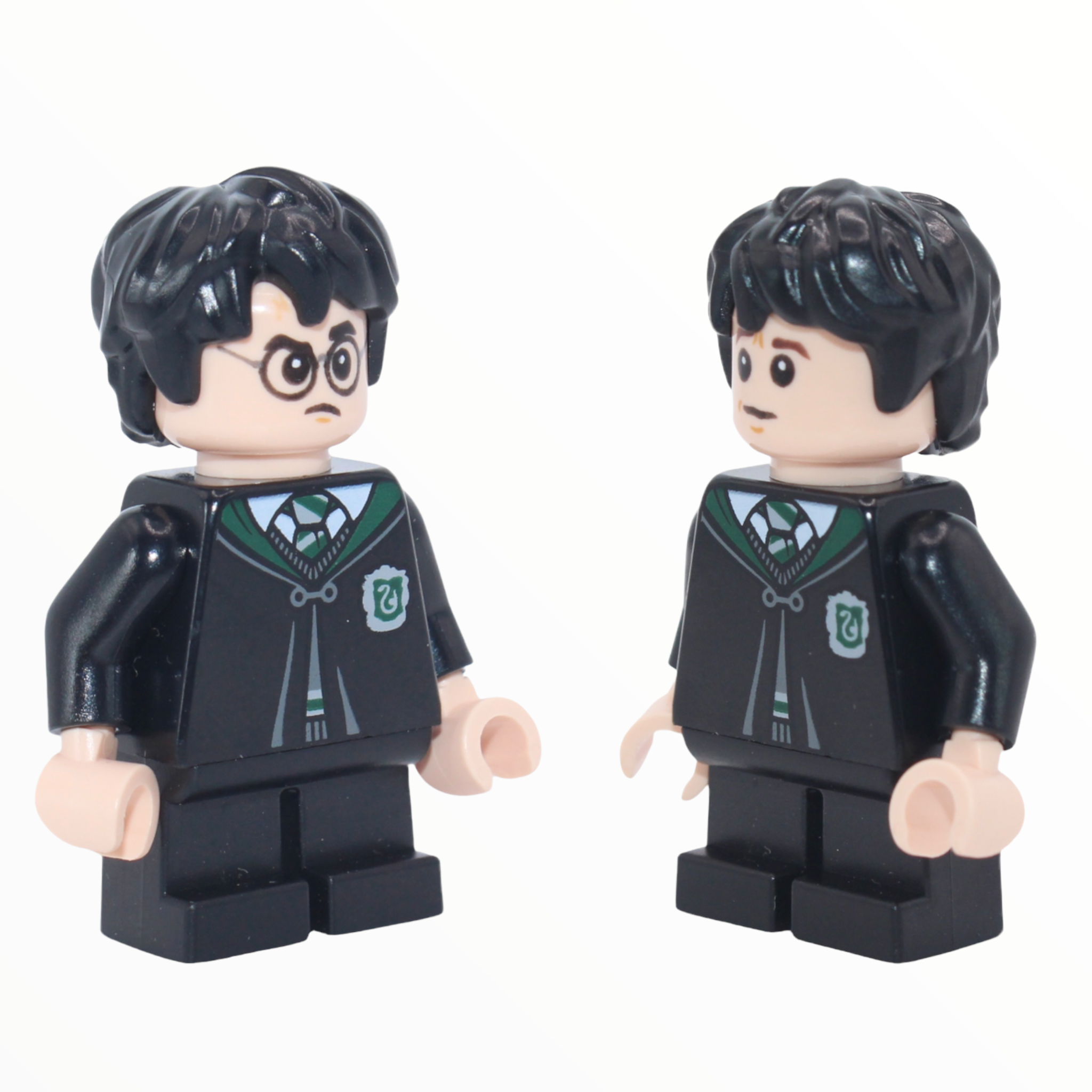 Harry Potter / Gregory Goyle (Slytherin robe, short legs, black hair, 2021)