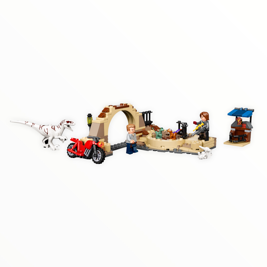 Retired Set 76945 Jurassic World Atrociraptor