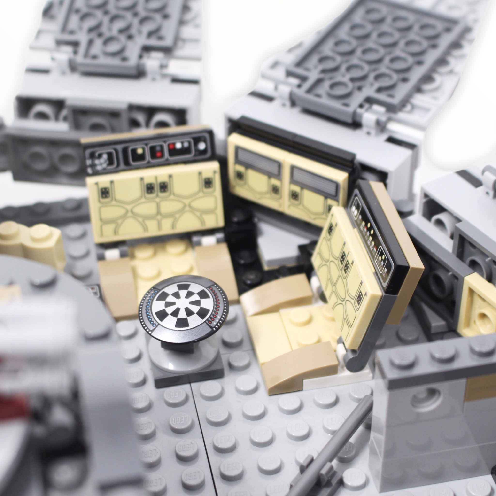 Used Set 75105 Star Wars Millennium Falcon (2015)