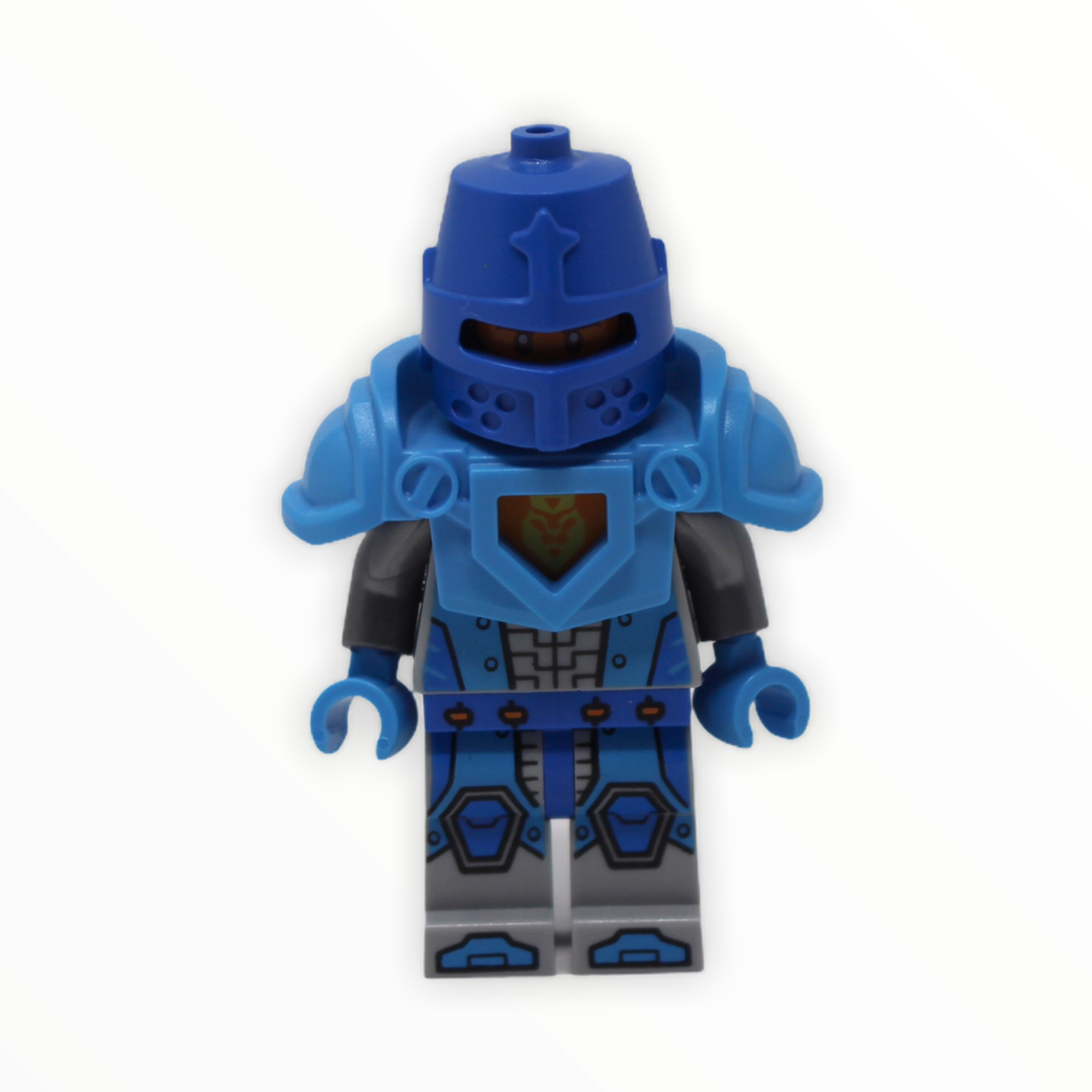 Nexo Knight Soldier (azure armor, blue helmet with eye slit)