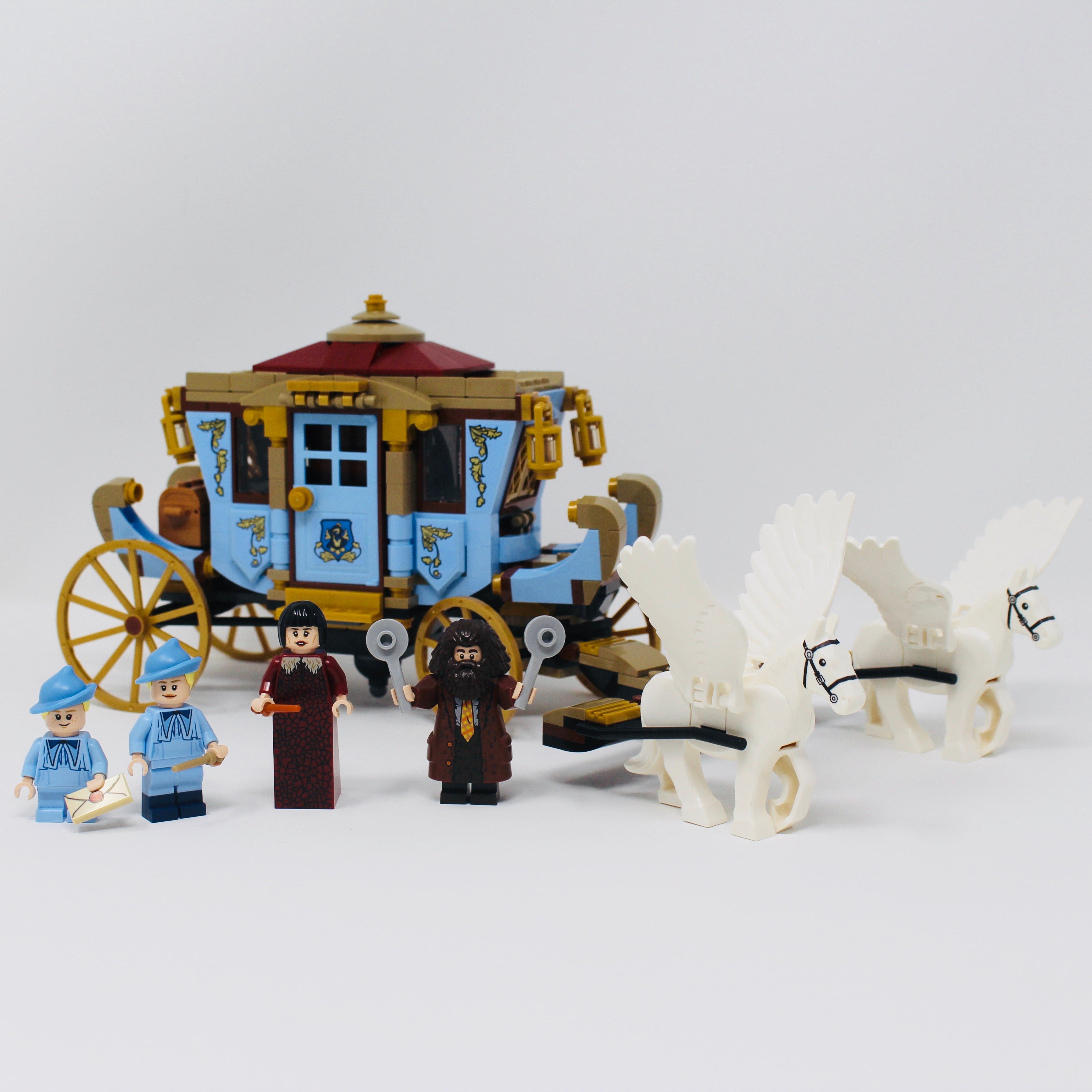Used Set 75958 Harry Potter Beauxbatons Carriage: Arrival at Hogwarts