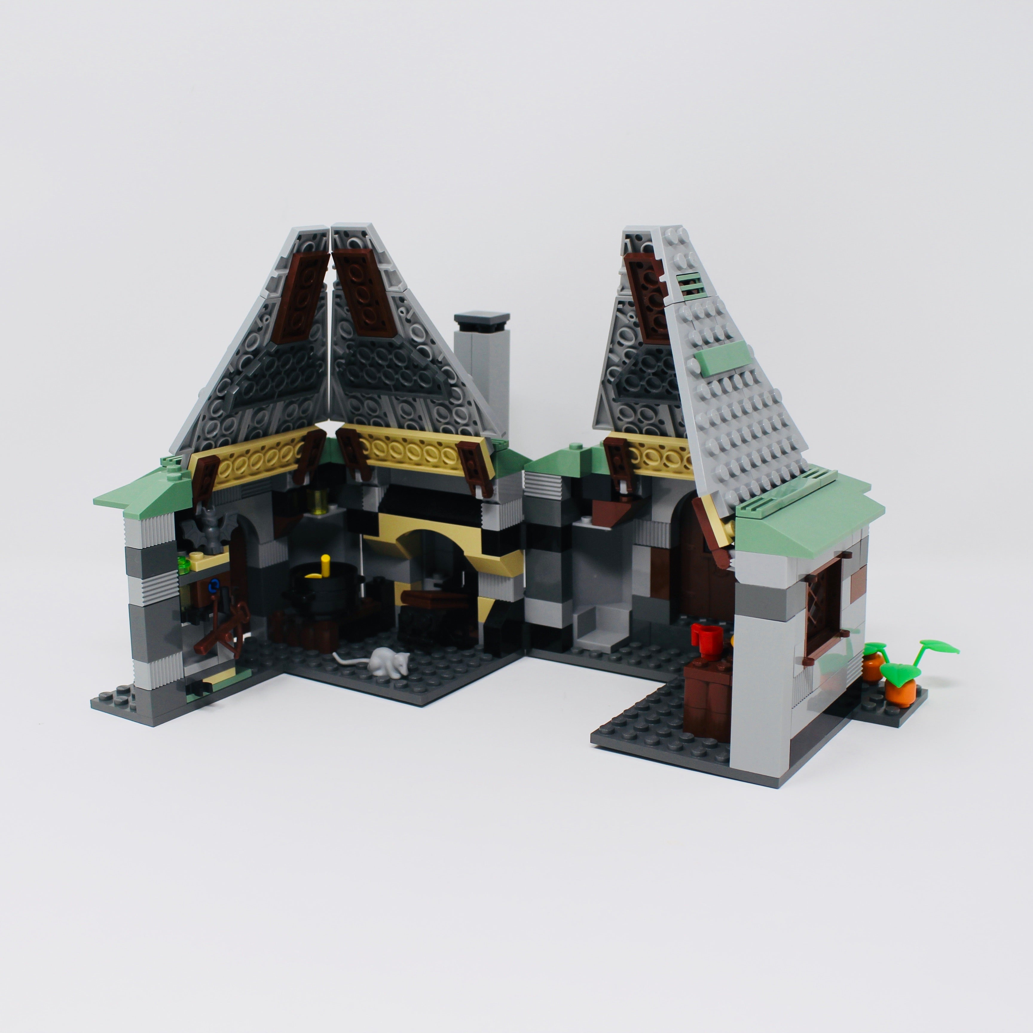 Used Set 4754 Harry Potter Hagrids Hut (2004)