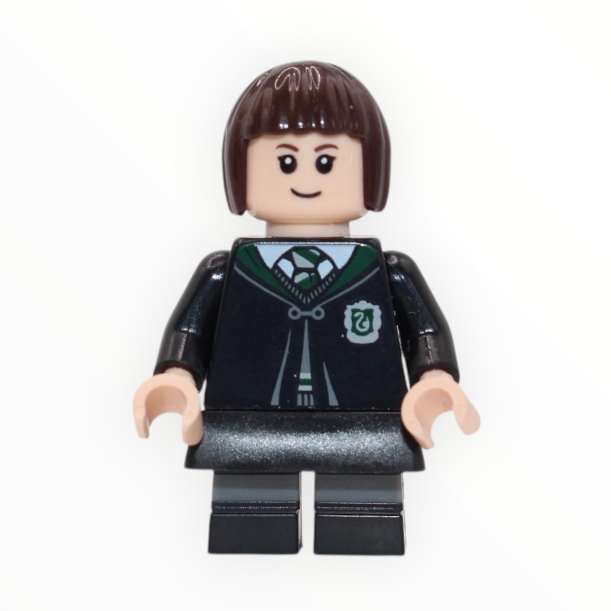 Pansy Parkinson (dual-molded short legs, Slytherin clasped robe, black skirt piece, 2024)