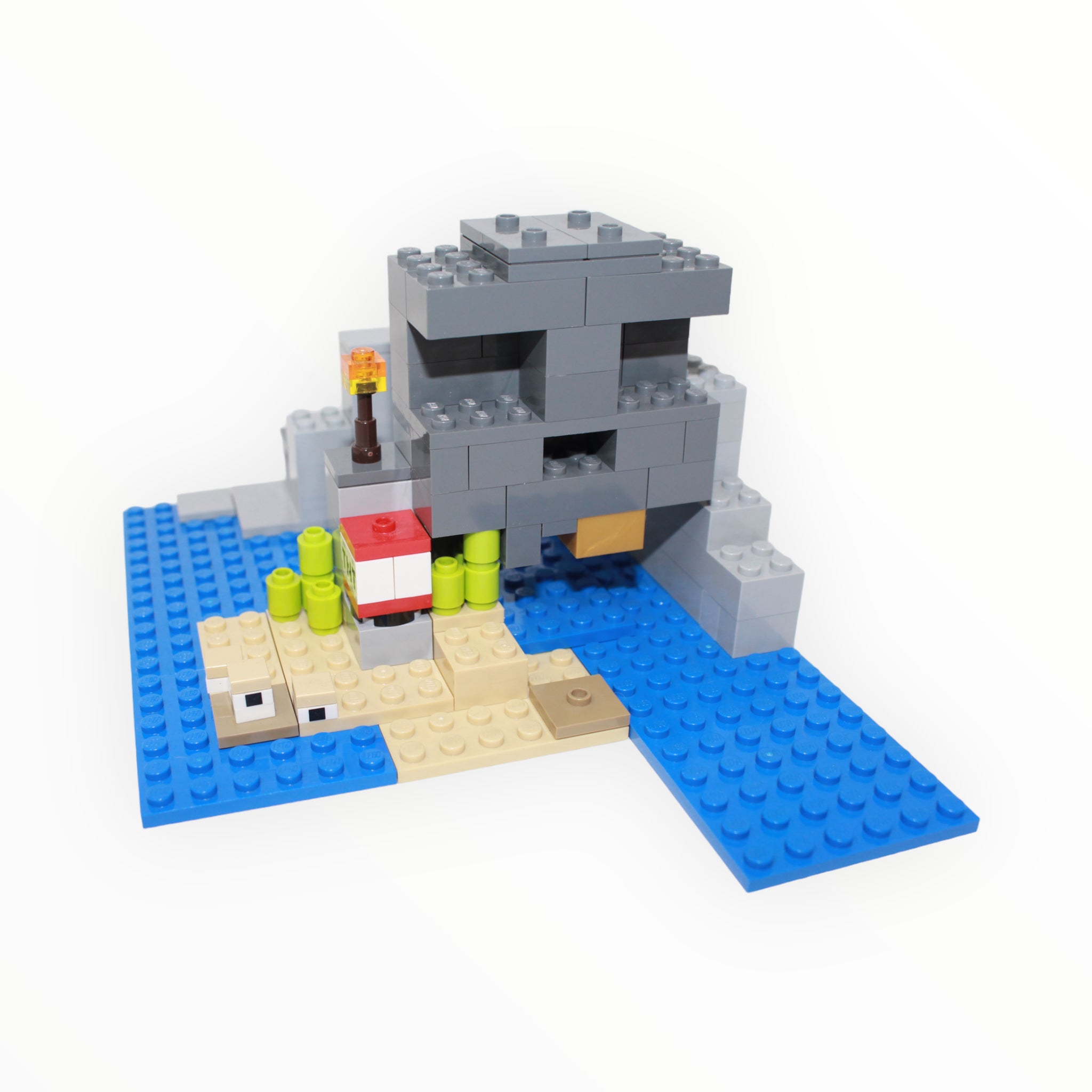 Used Set 21152 Minecraft The Pirates Ship Adventure