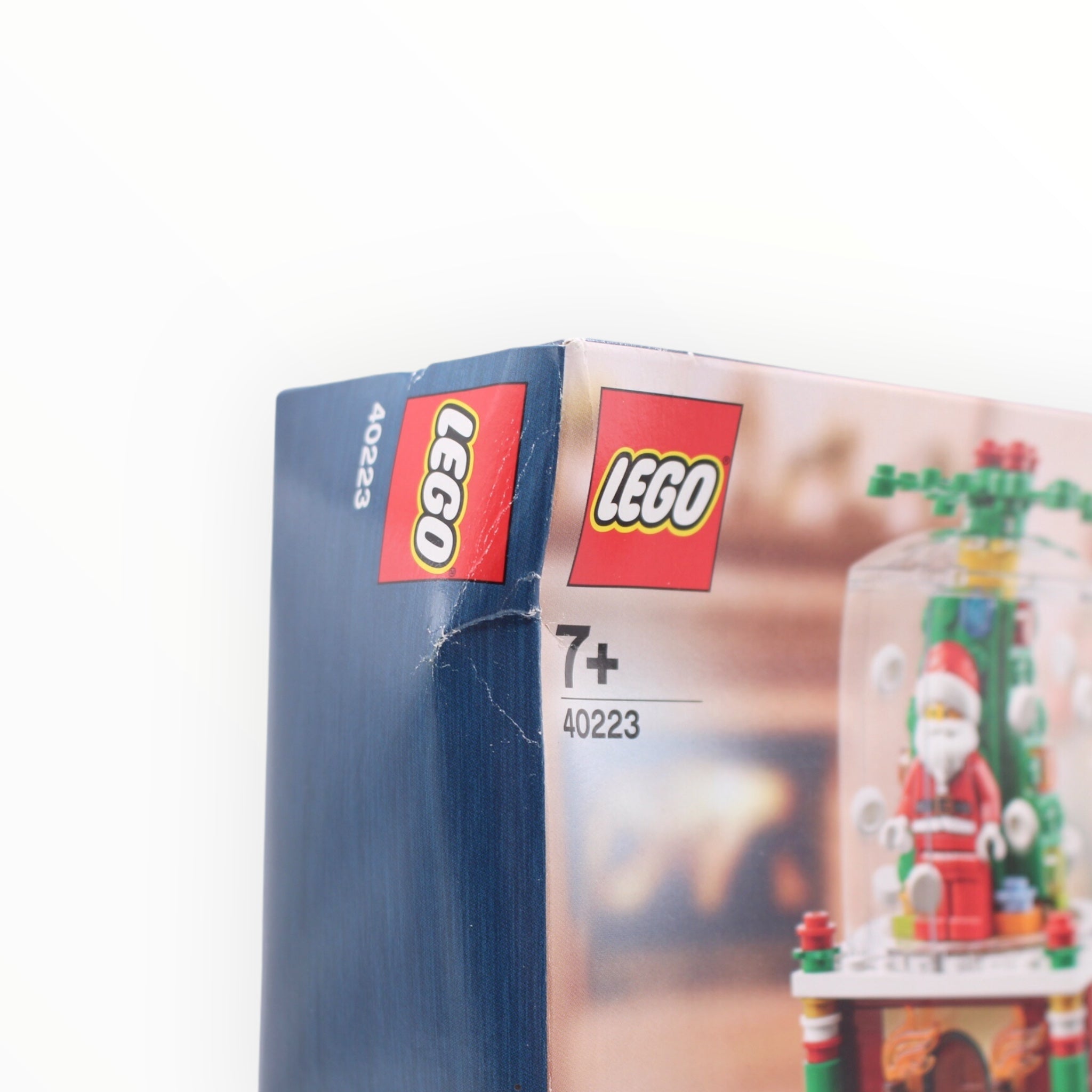 Retired Set 40223 LEGO Snowglobe (damaged box)