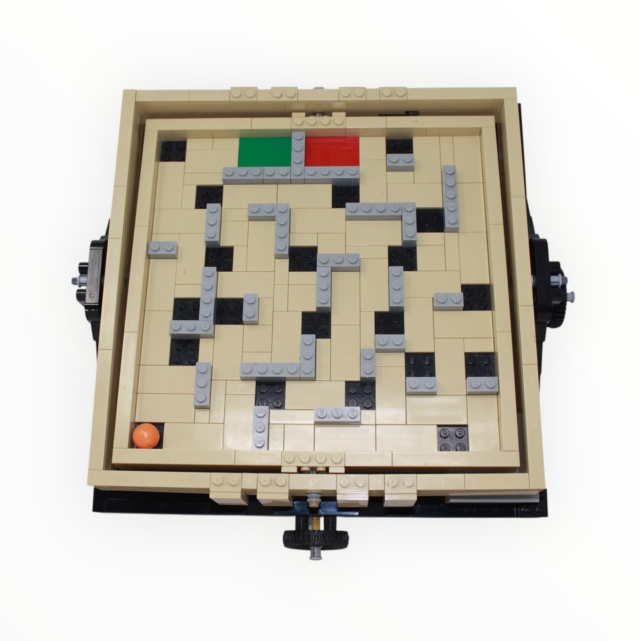 Used Set 21305 LEGO Ideas Maze