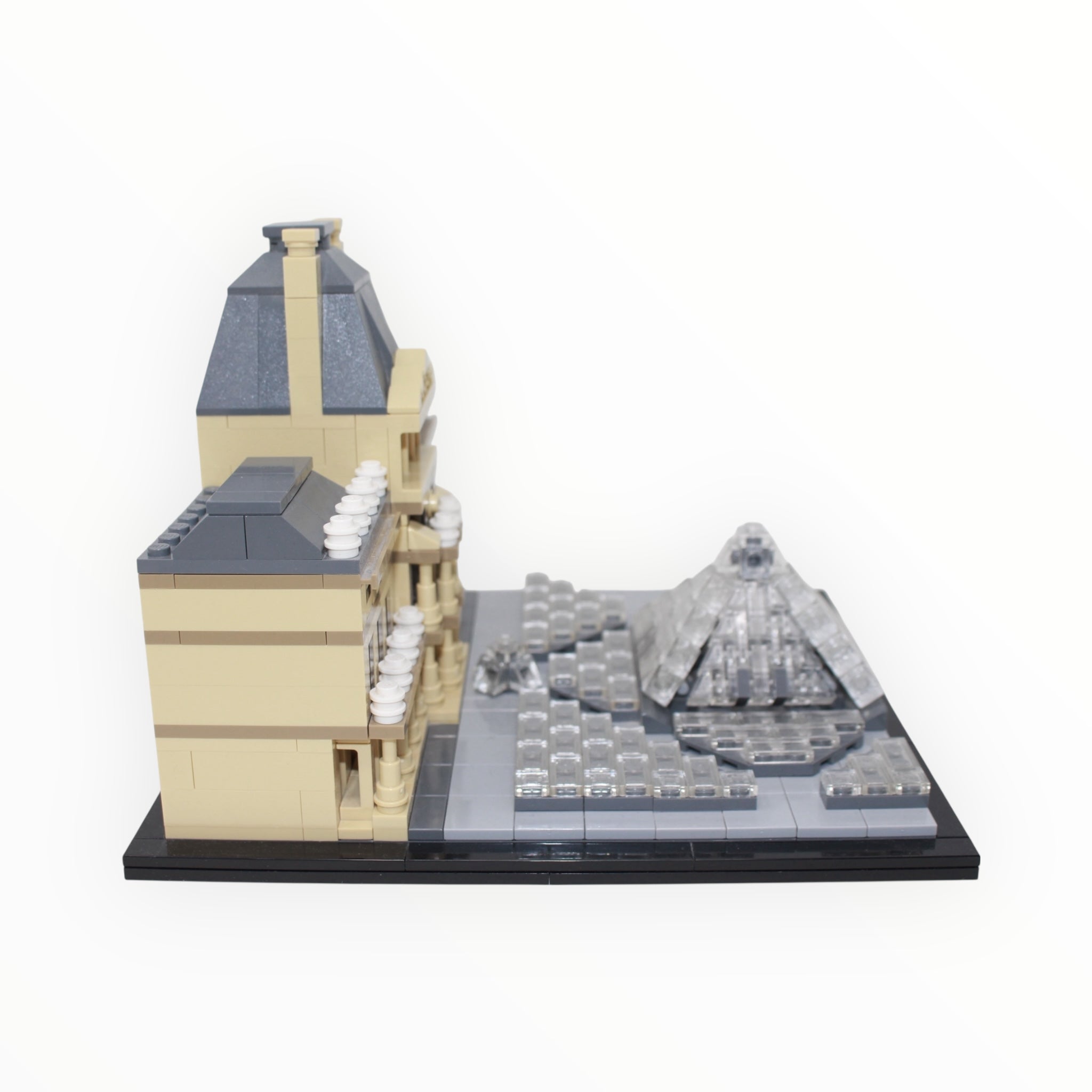 Used Set 21024 Architecture Louvre