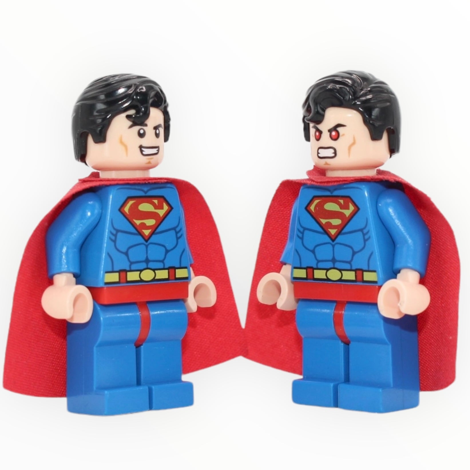 Superman (stiff cape, smile / red eyes)