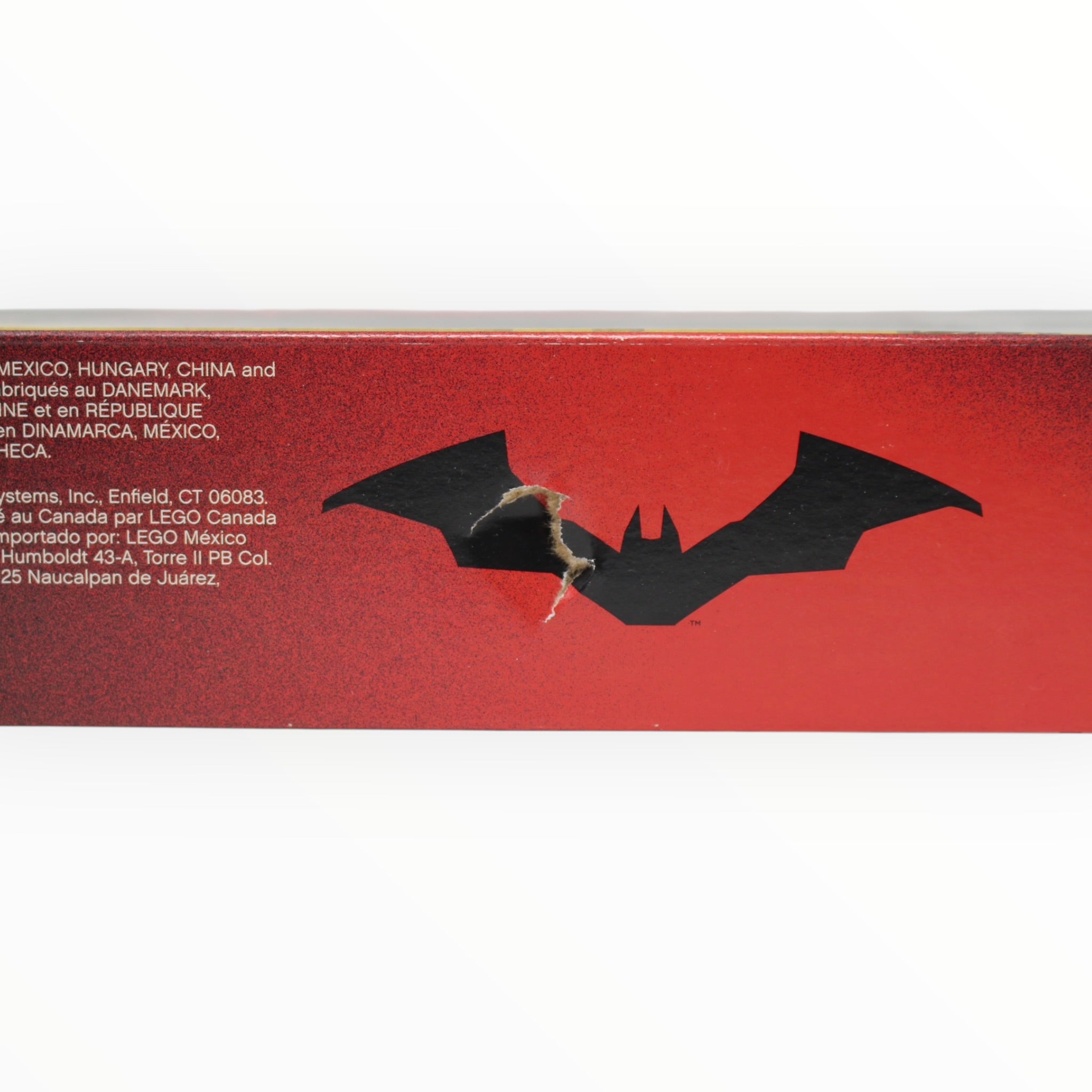 Retired Set 76181 The Batman Batmobile: The Penguin Chase (damaged box)