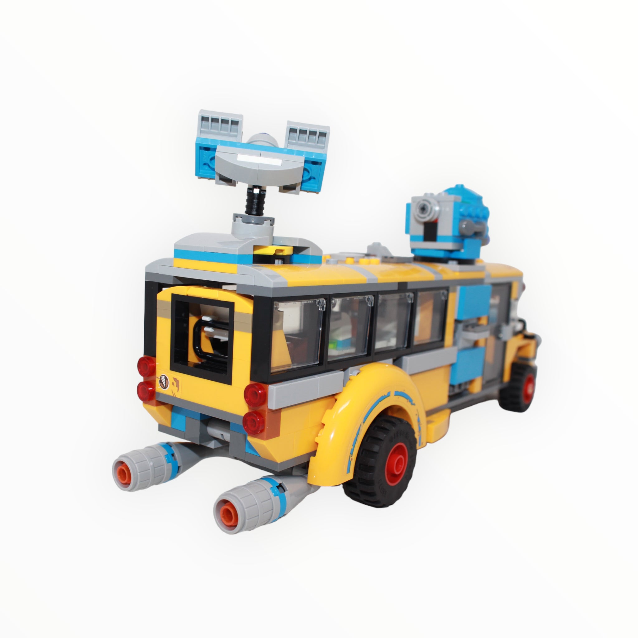 Used Set 70423 Hidden Side Paranormal Intercept Bus