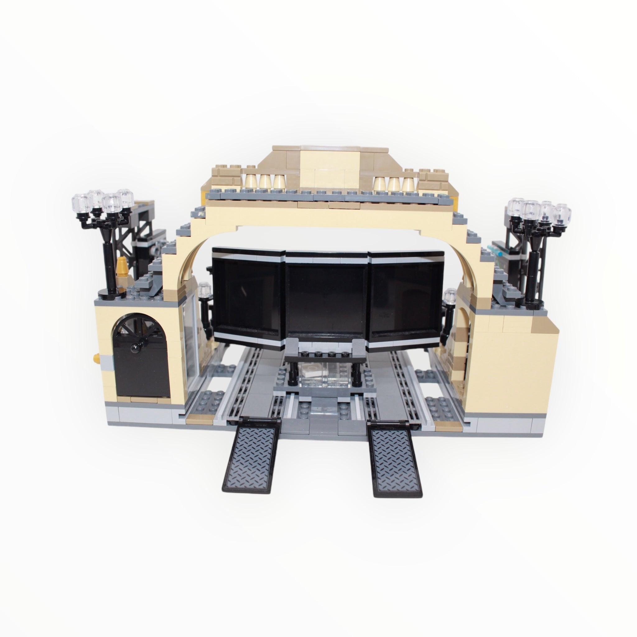 Used Set 76183 The Batman Batcave: The Riddler Face-off