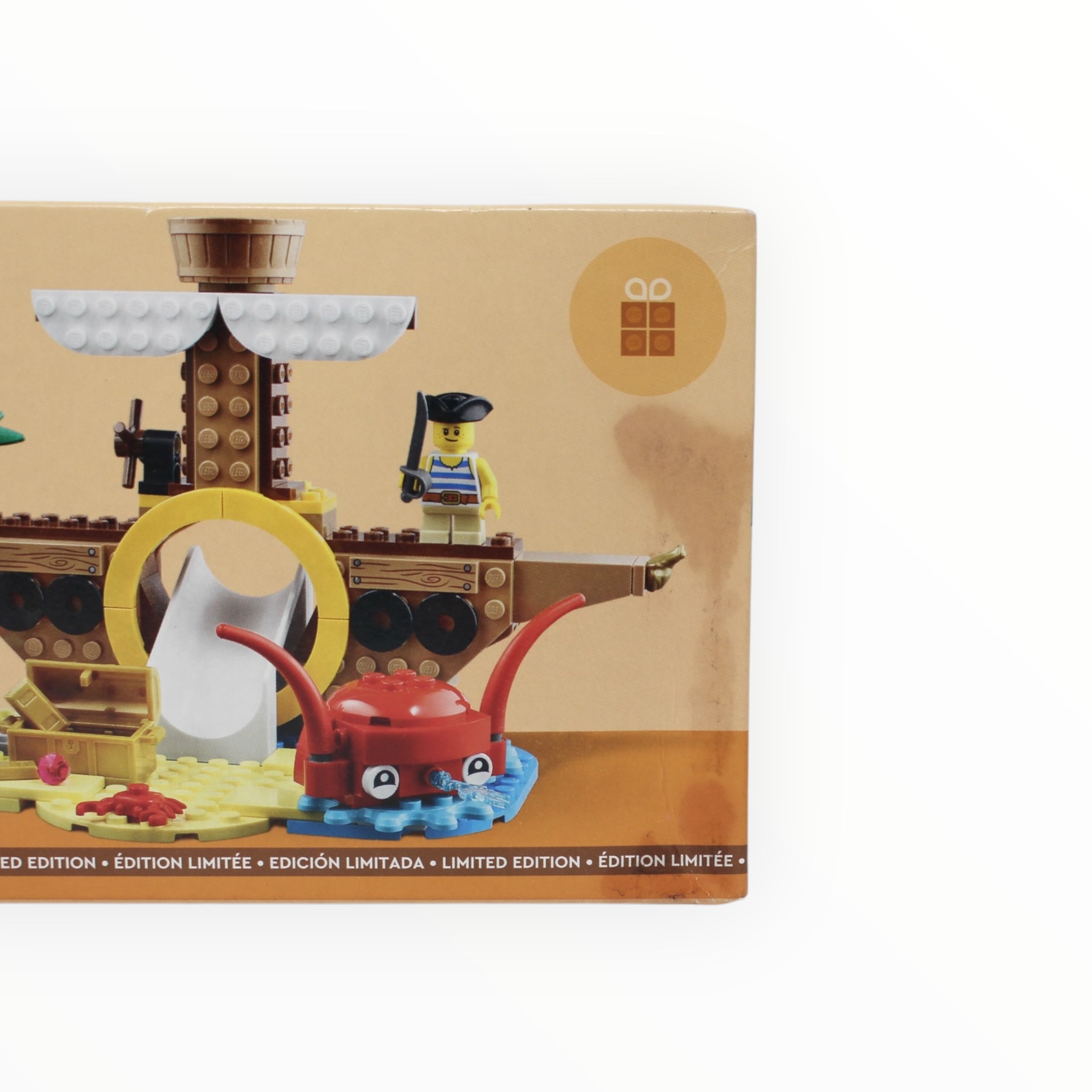 Retired Set 40589 LEGO Pirate Ship Playground (damaged box)