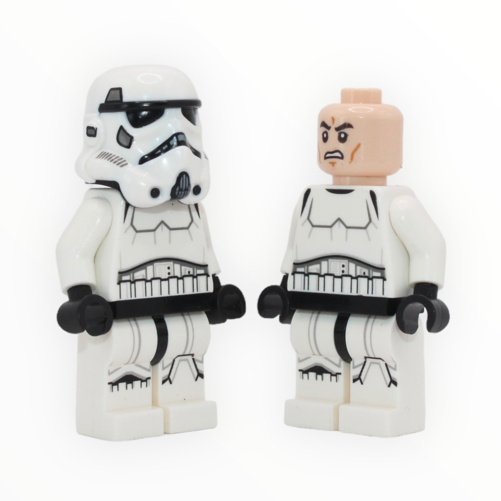 Stormtrooper (dual-molded helmet, simple torso, grimacing head, 2019)