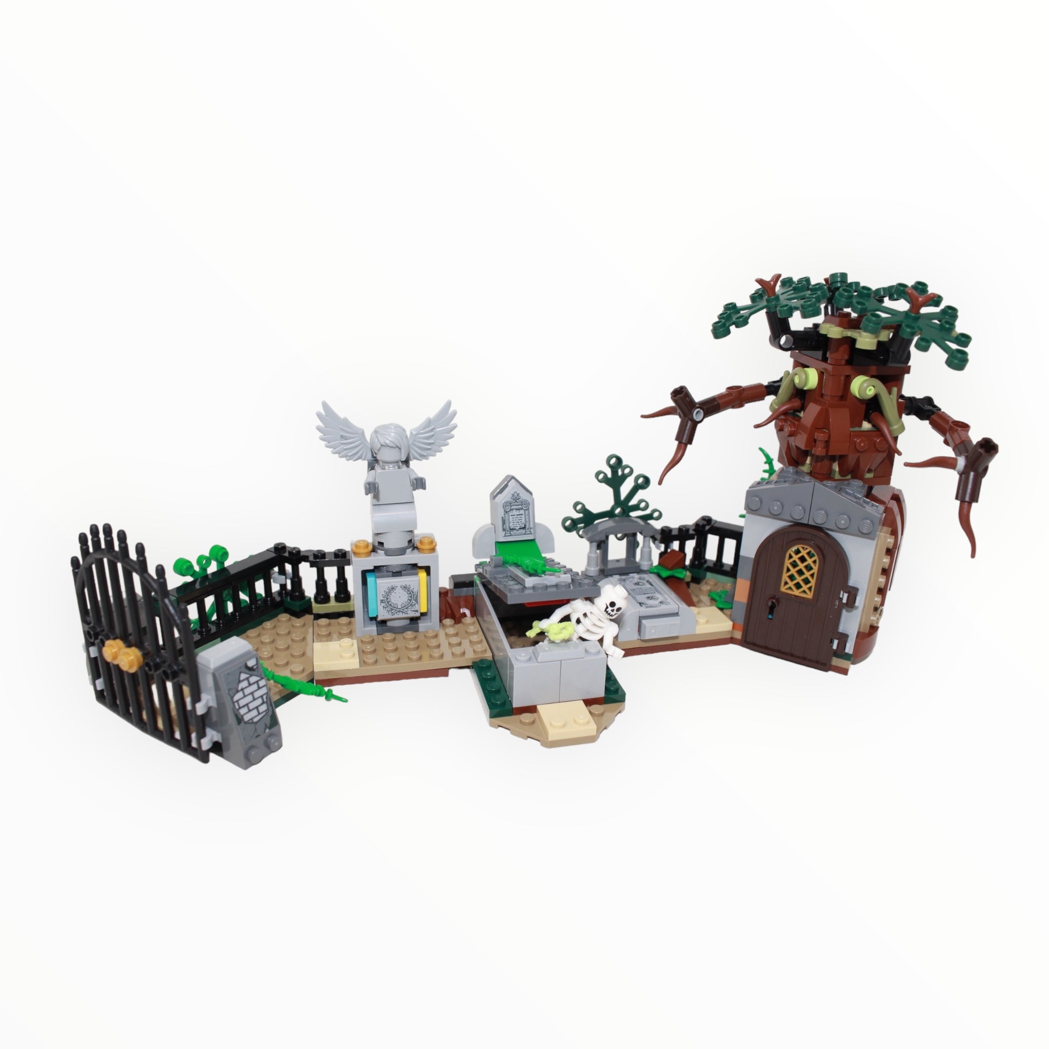 Used Set 70420 Hidden Side Graveyard Mystery