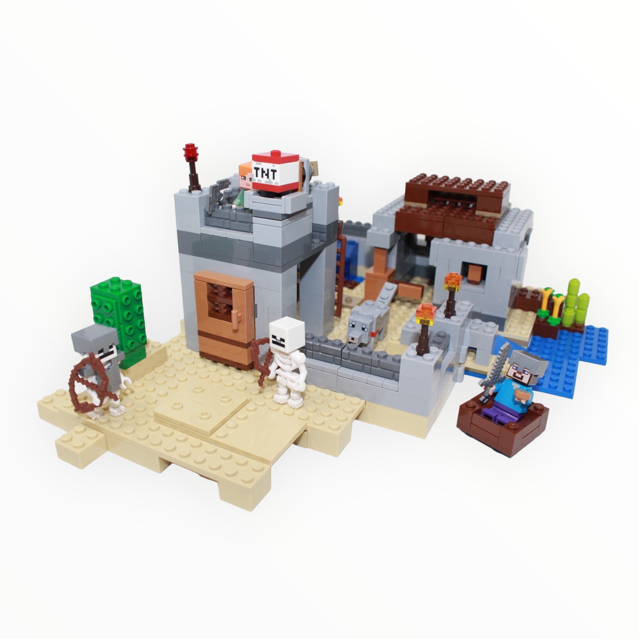 Used Set 21121 Minecraft The Desert Outpost