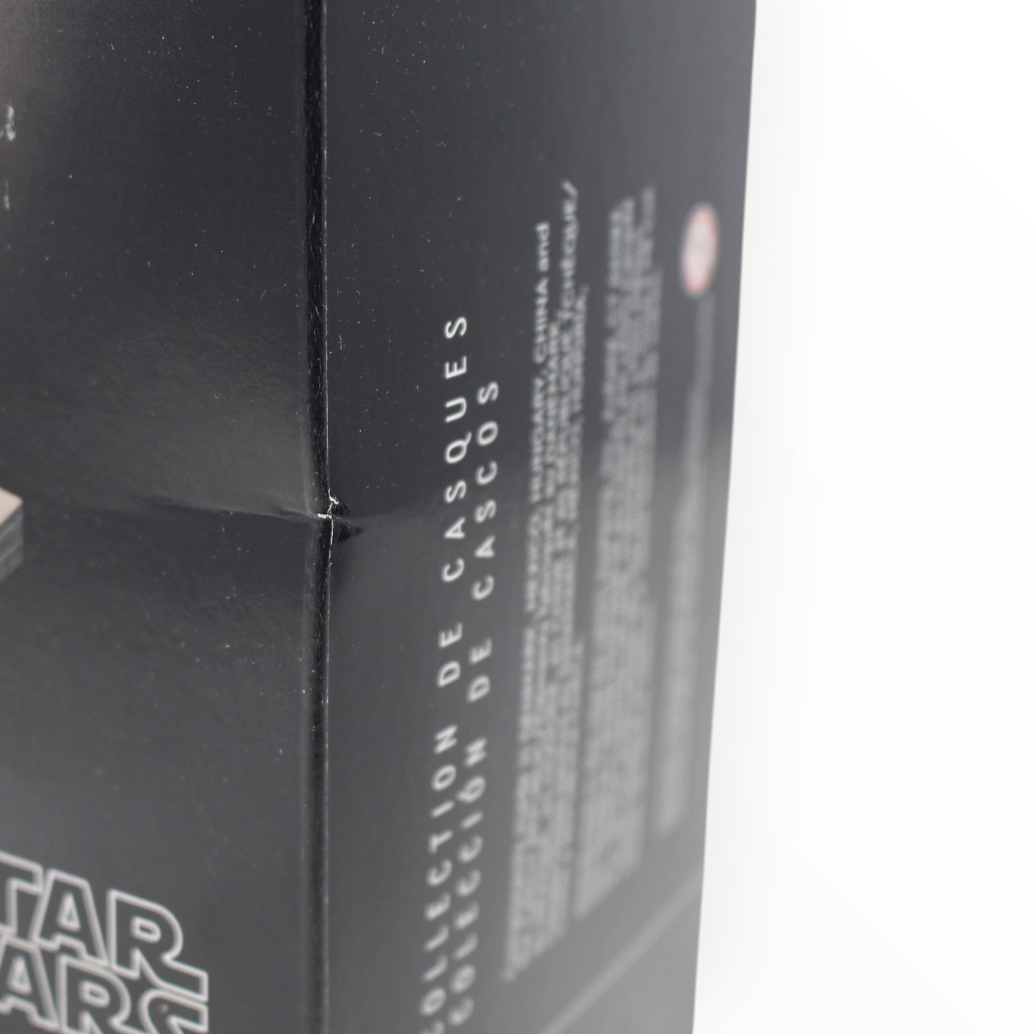 Retired Set 75351 Star Wars Princess Leia Boushh Helmet (slight box damage)
