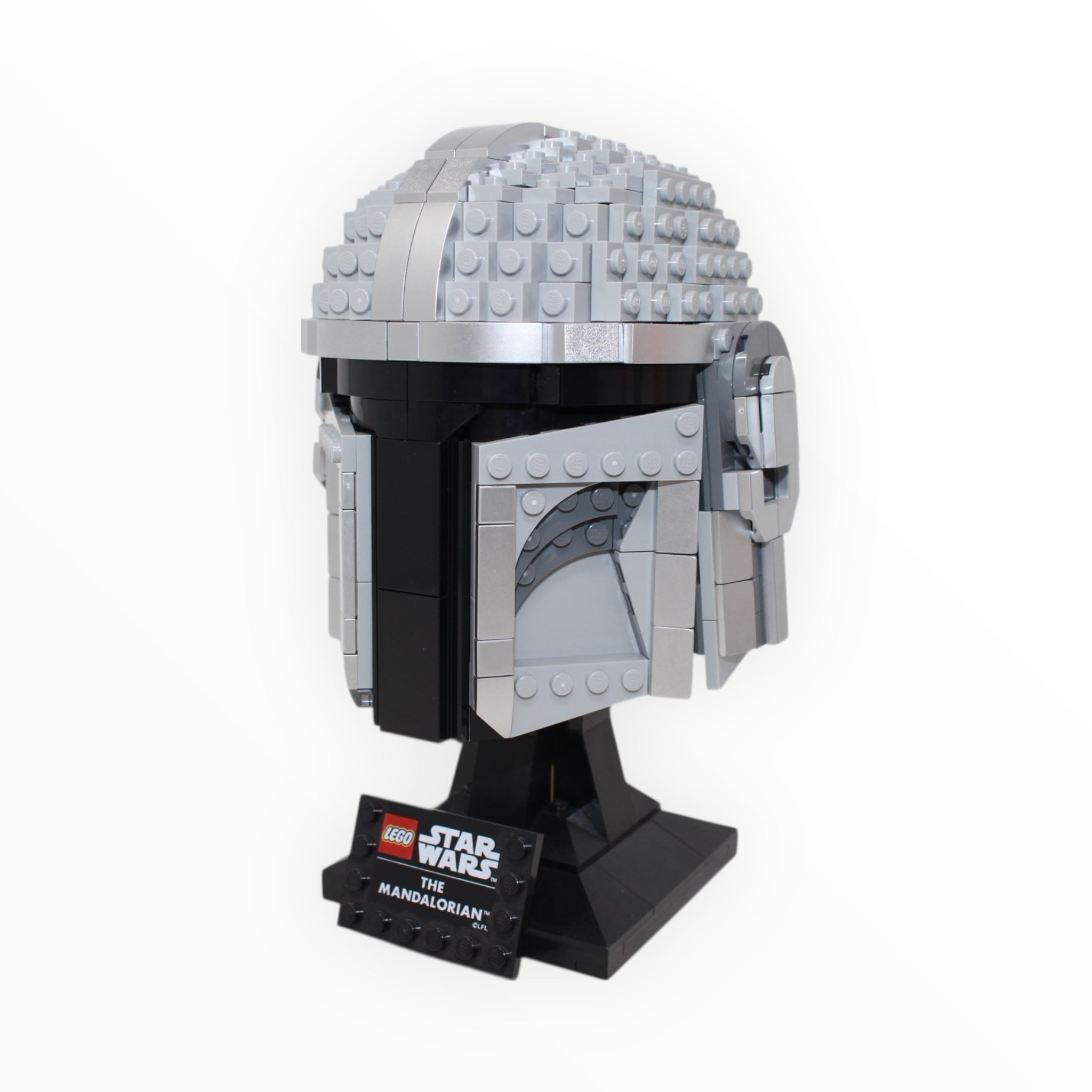 Used Set 75328 Star Wars The Mandalorian Helmet