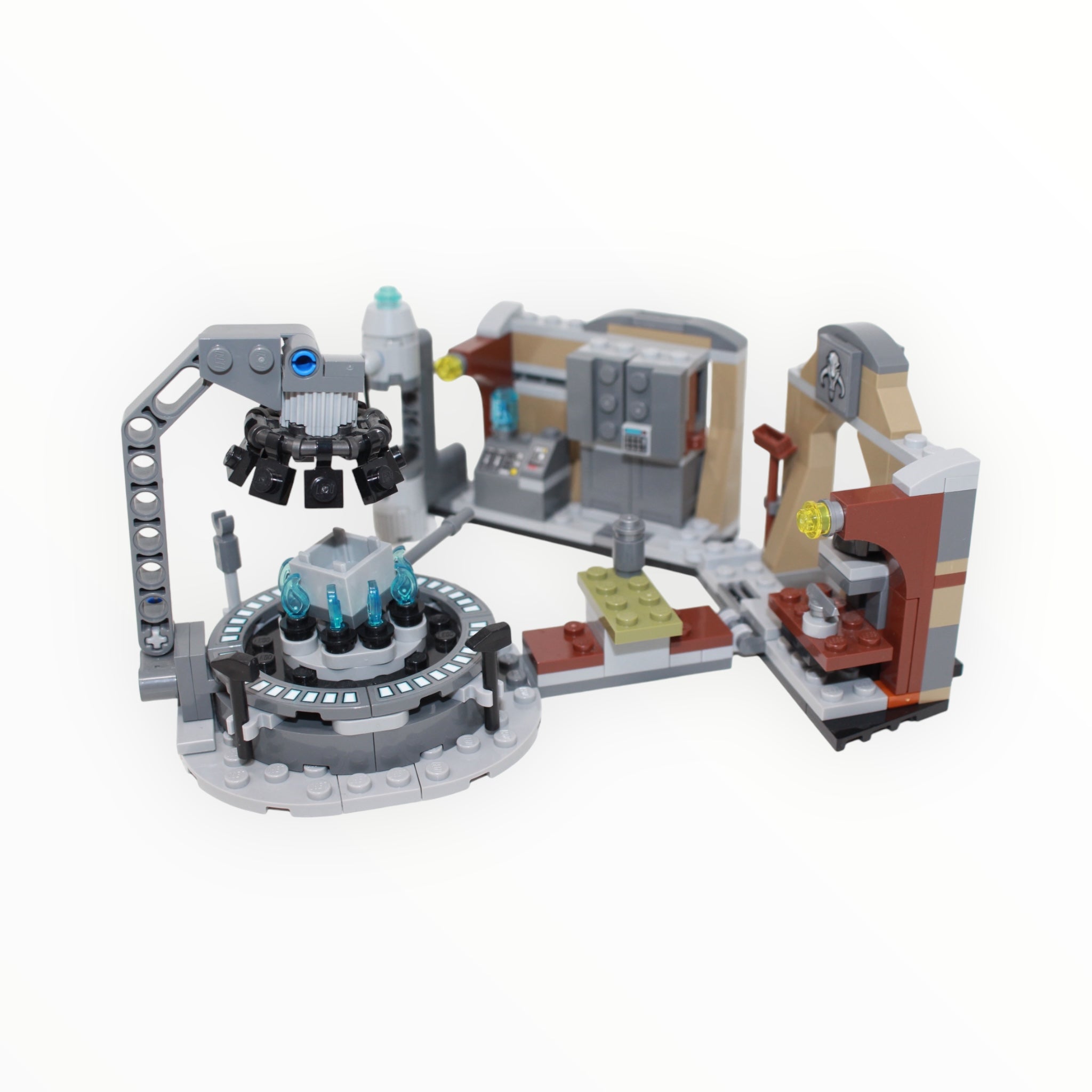 Used Set 75319 Star Wars The Armorer’s Mandalorian Forge