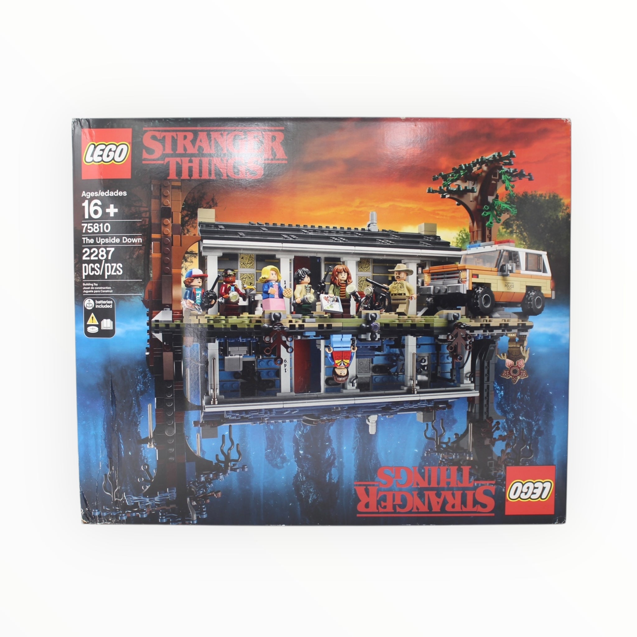 Retired Set 75810 LEGO Stranger Things The Upside Down (damaged box)