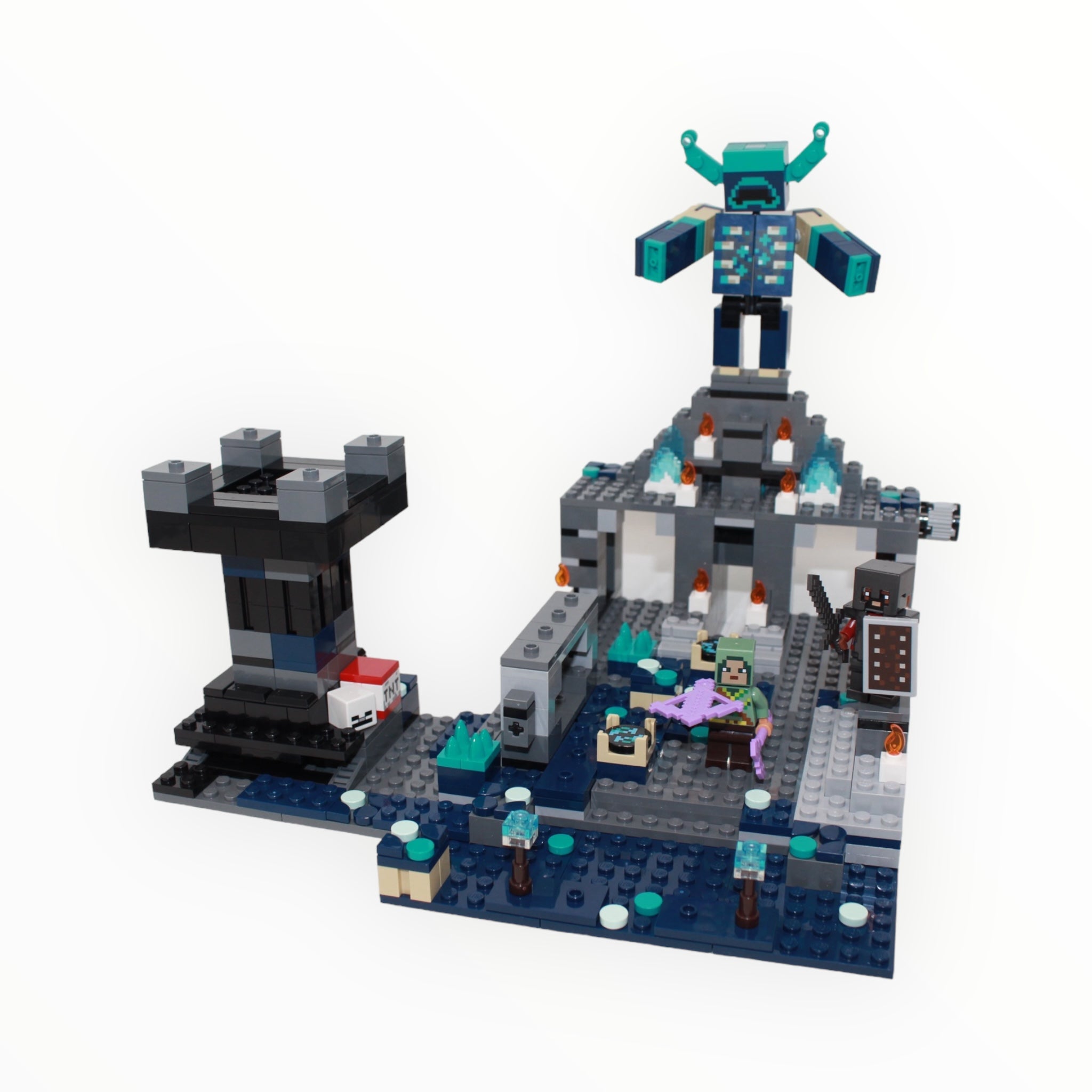 Used Set 21246 Minecraft The Deep Dark Battle