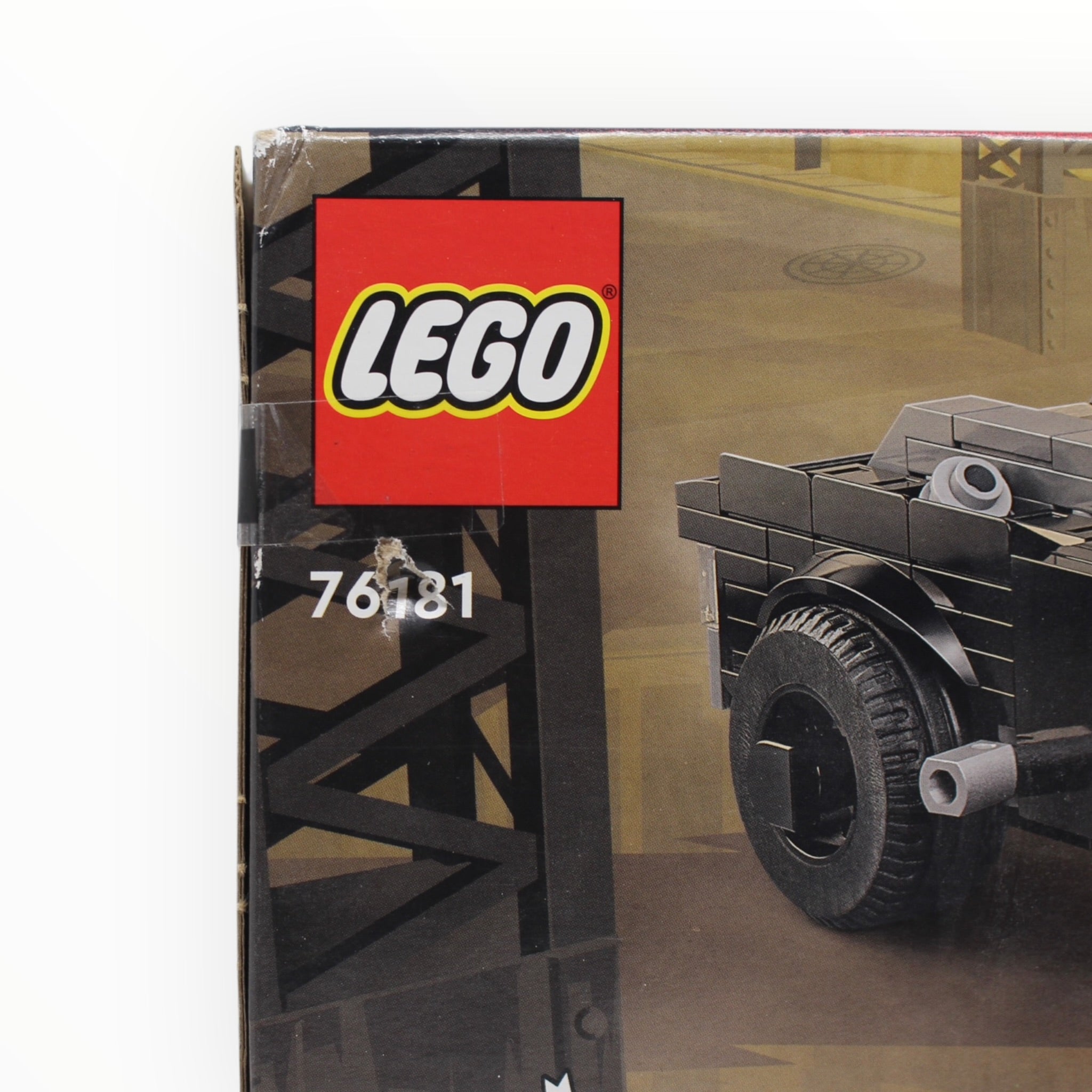 Retired Set 76181 The Batman Batmobile: The Penguin Chase (damaged box)