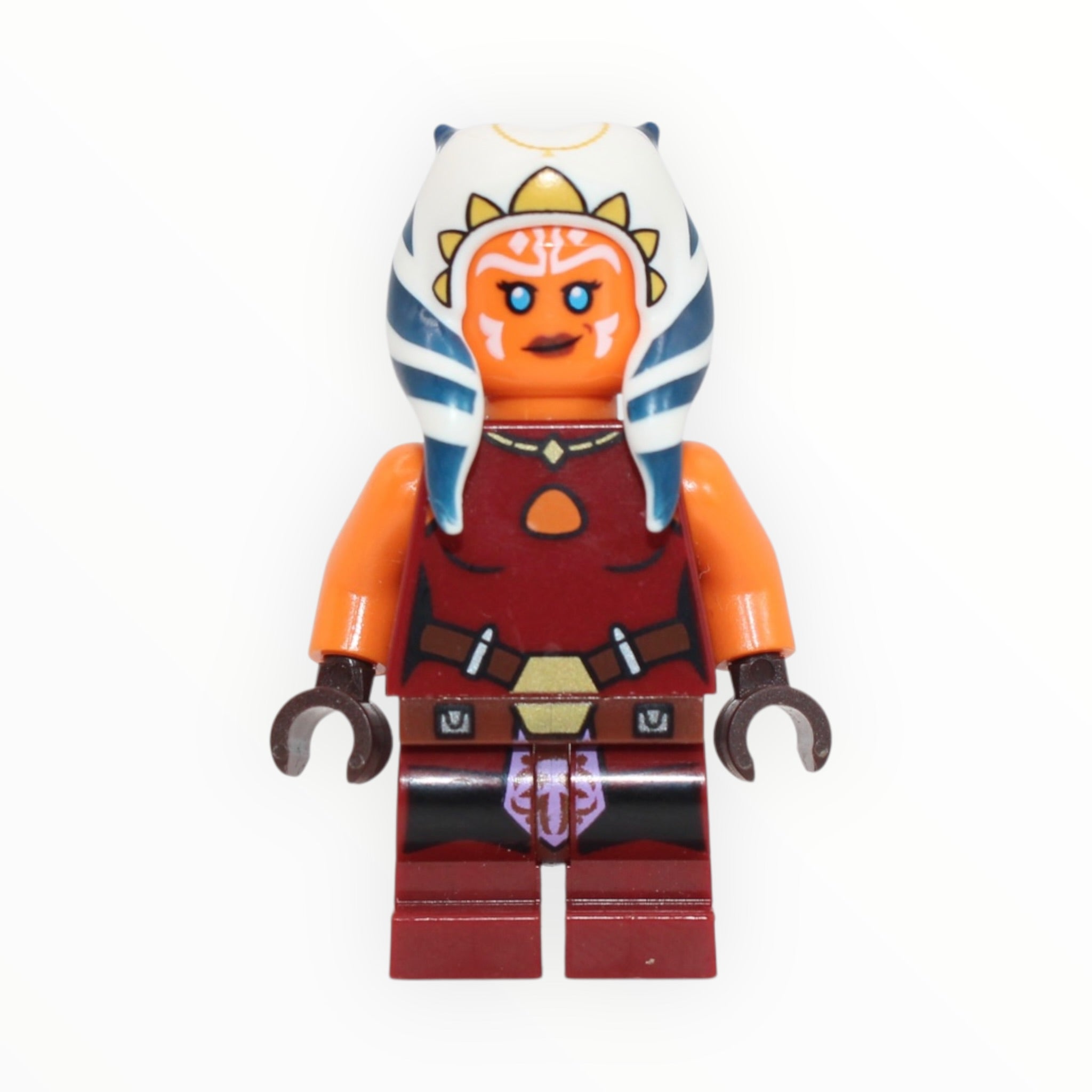 Ahsoka Tano (dark red outfit, necklace and belt, medium legs, 2025)