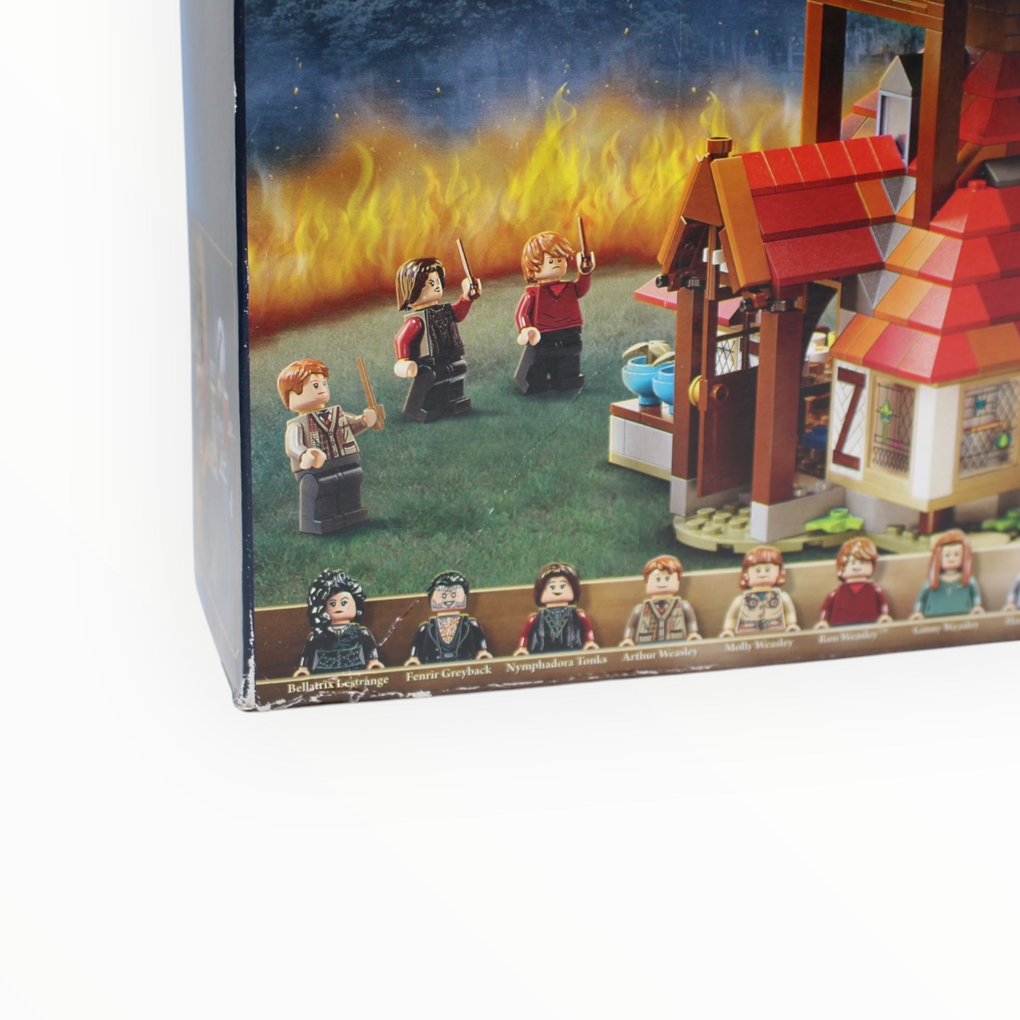 Retired Set 75980 Harry Potter Attack on the Burrow (slight box damage)