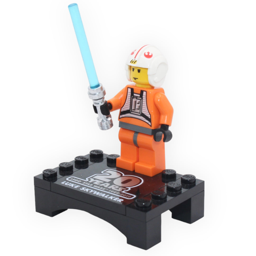 Luke Skywalker (20th Anniversary, with stand and lightsaber)