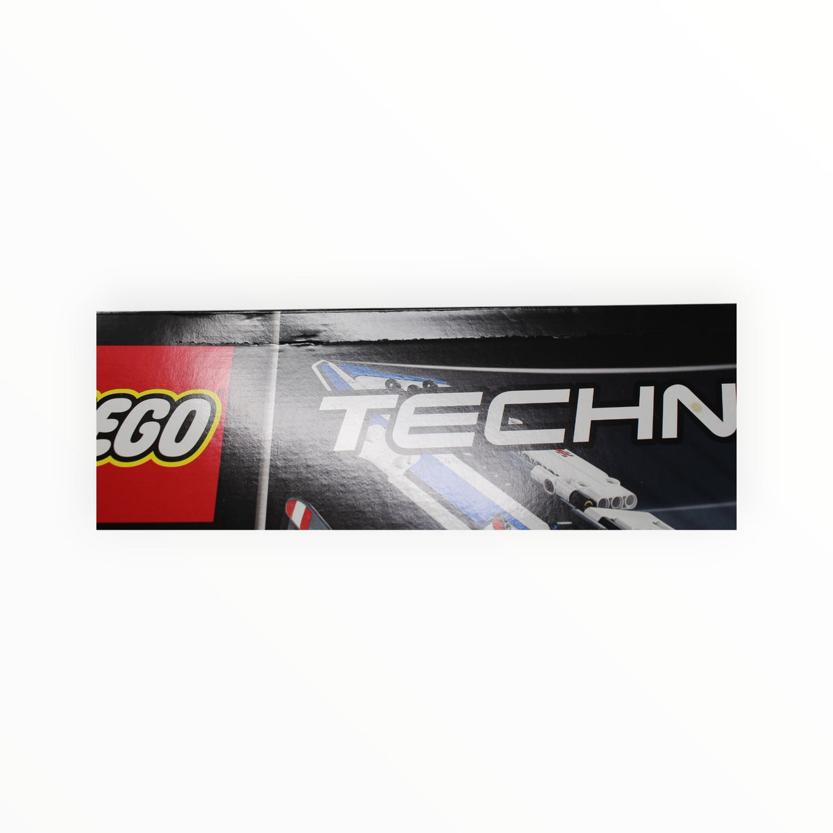 Retired Set 42025 Technic Cargo Plane (slight box damage)