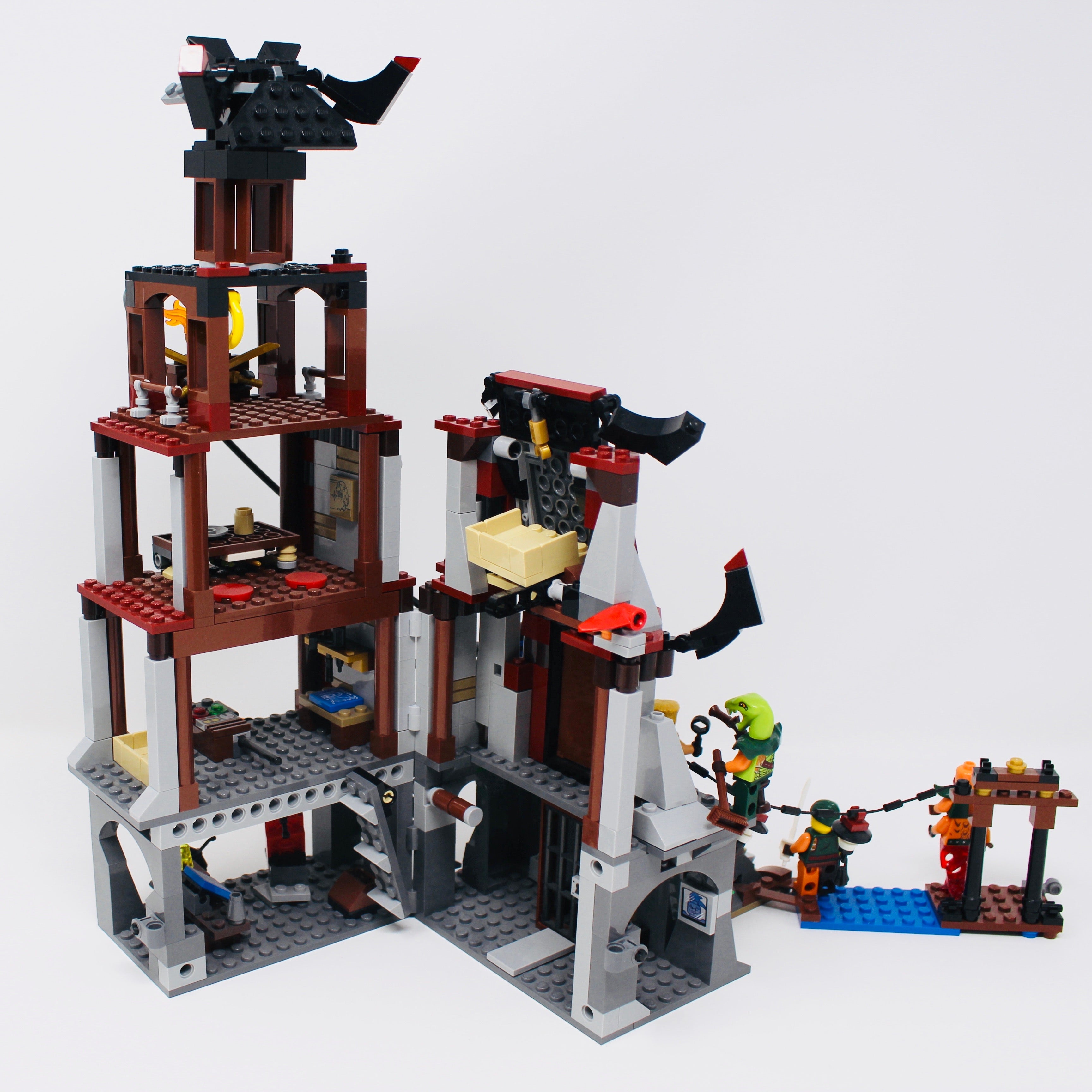 Lighthouse siege online