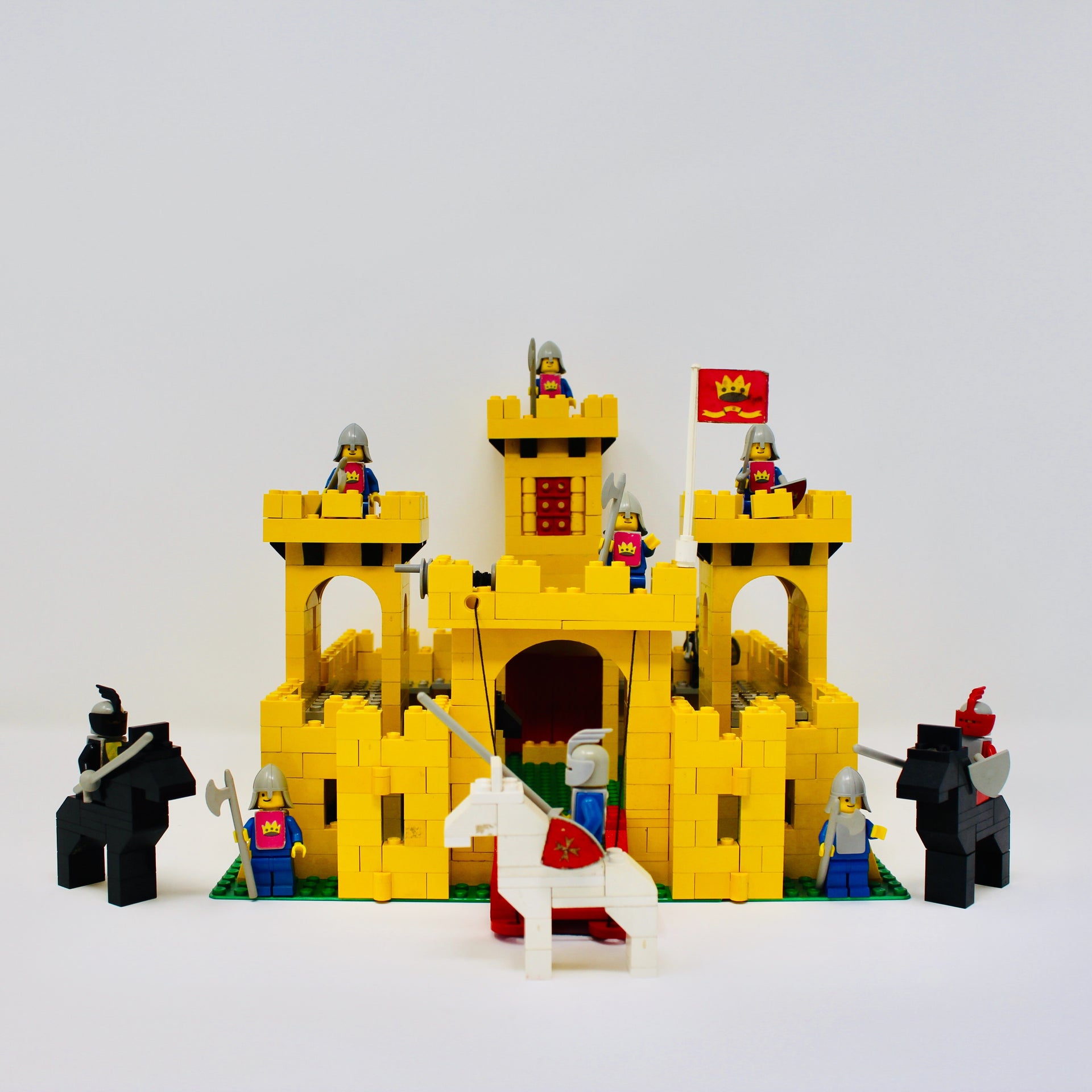 Used Set 375 Classic Castle