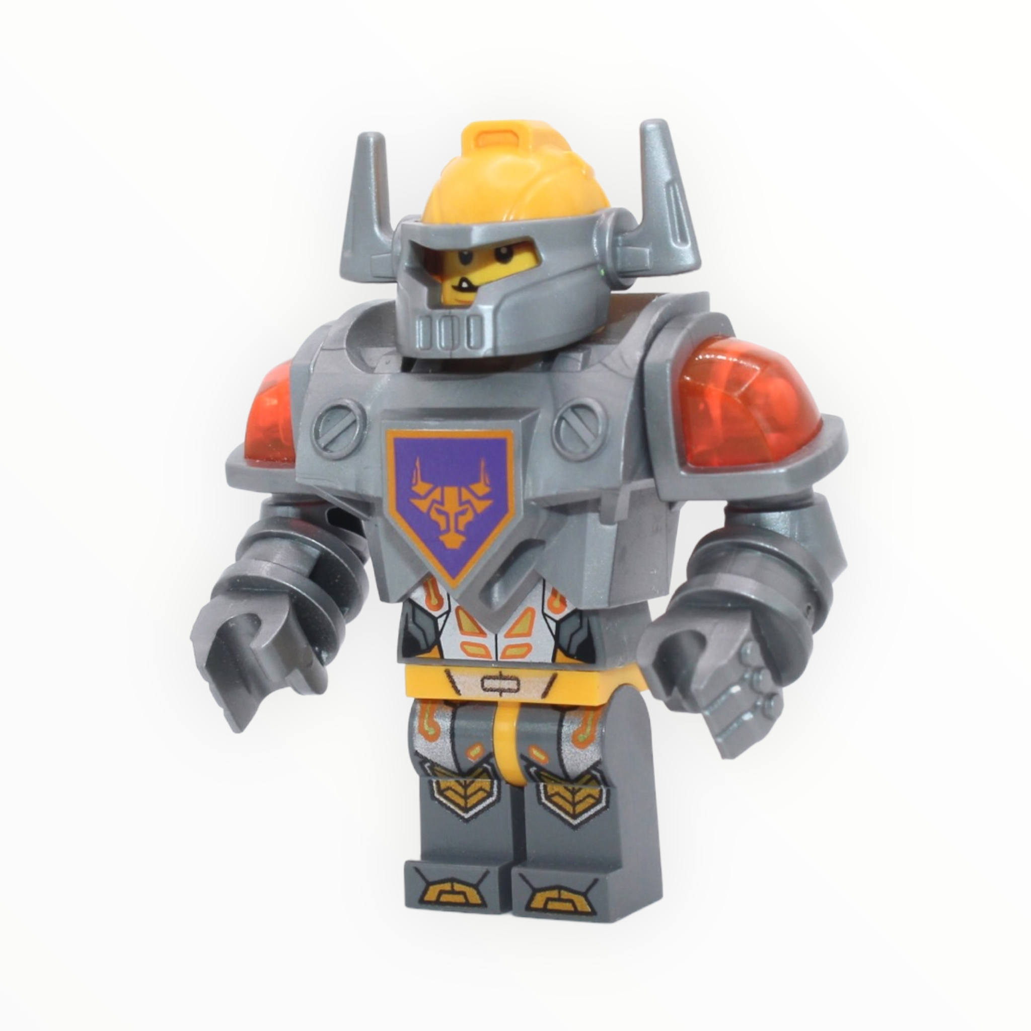 Axl (flat silver torso, flat silver visor)